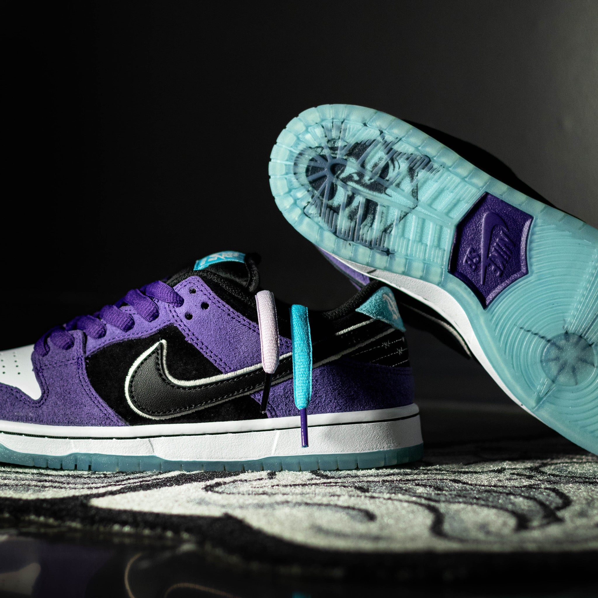 NIKE SB DUNK LOW X HAYLEY WILSON