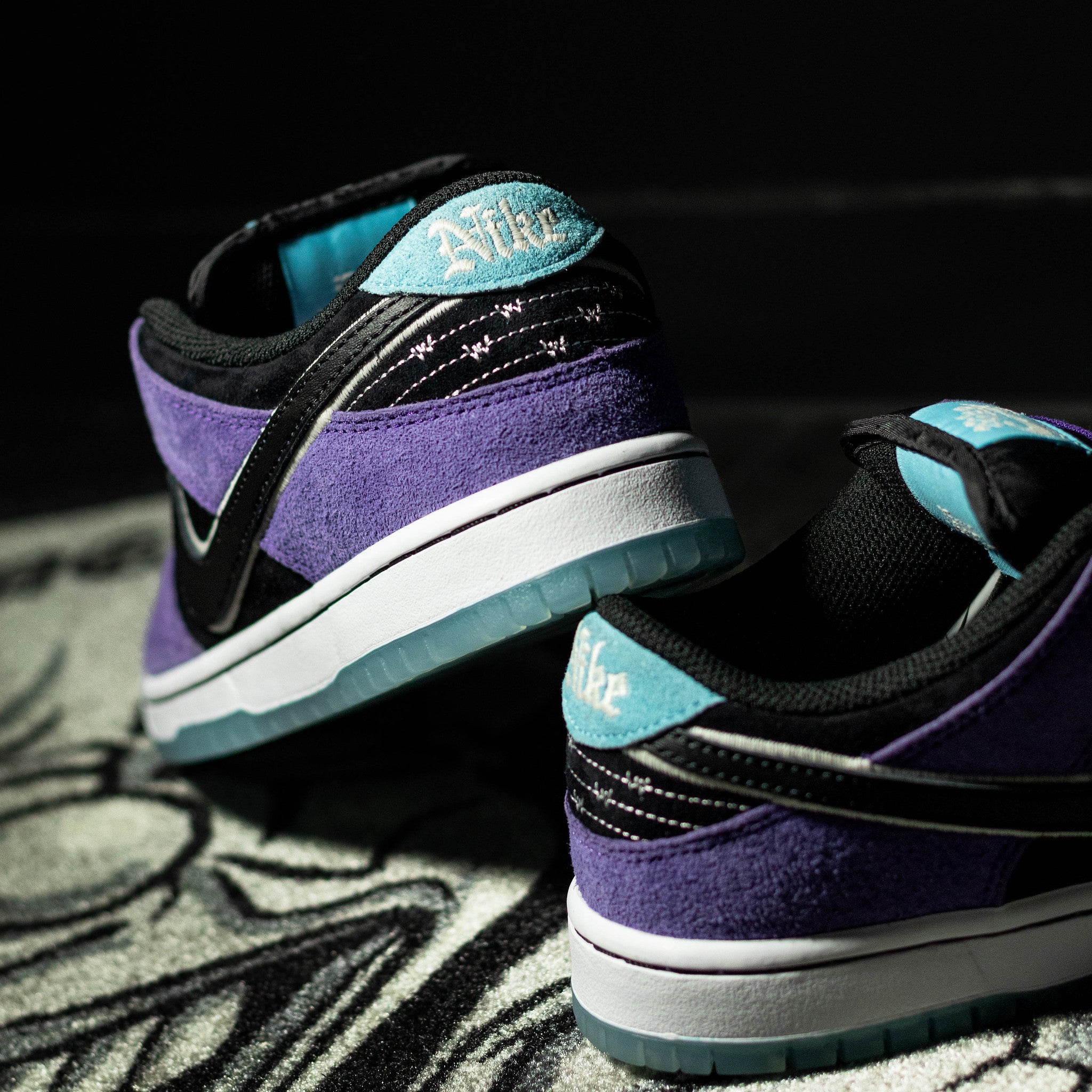 NIKE SB DUNK LOW X HAYLEY WILSON