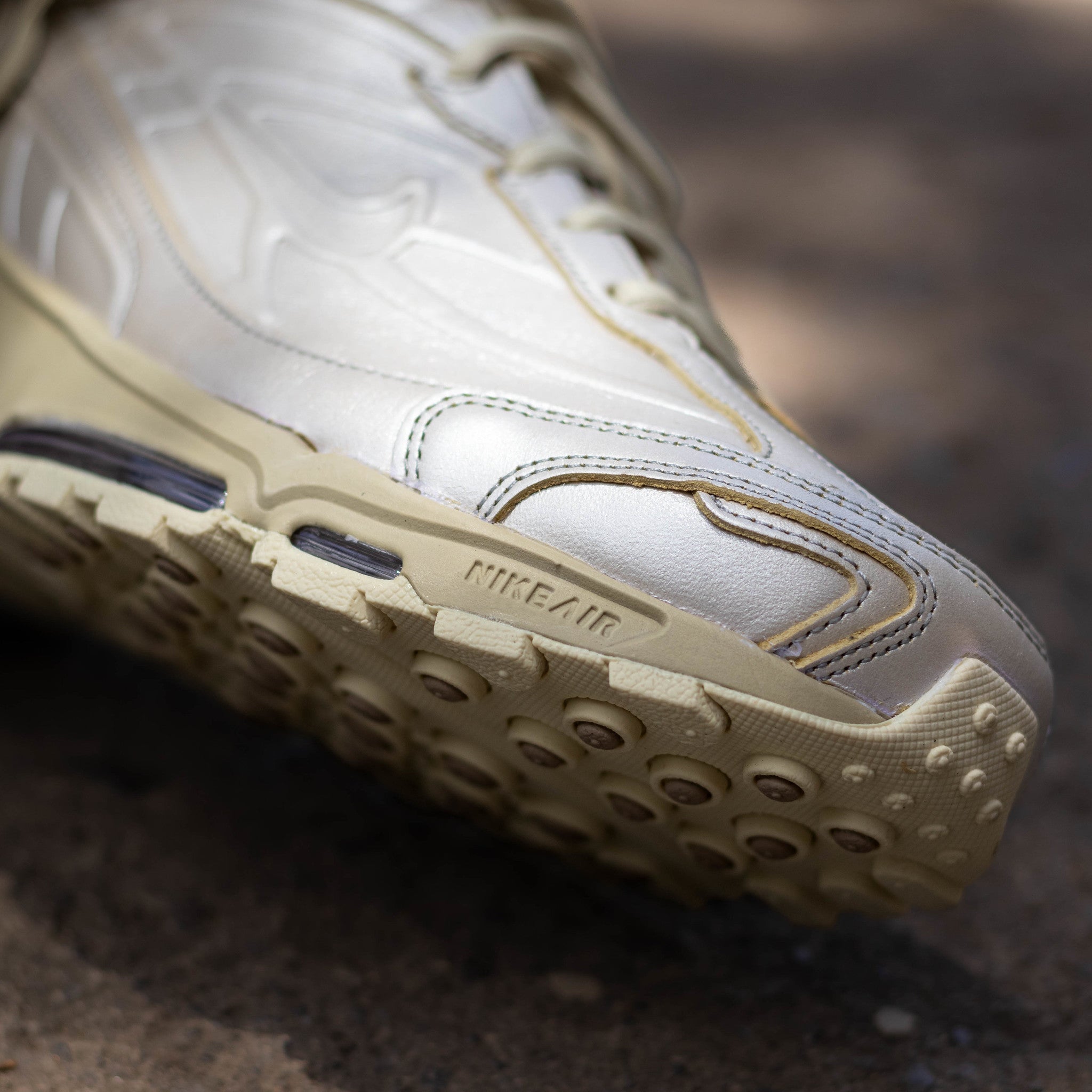 NIKE SHOX RIDE 2 METALLIC SILVER KHAKI DESERT