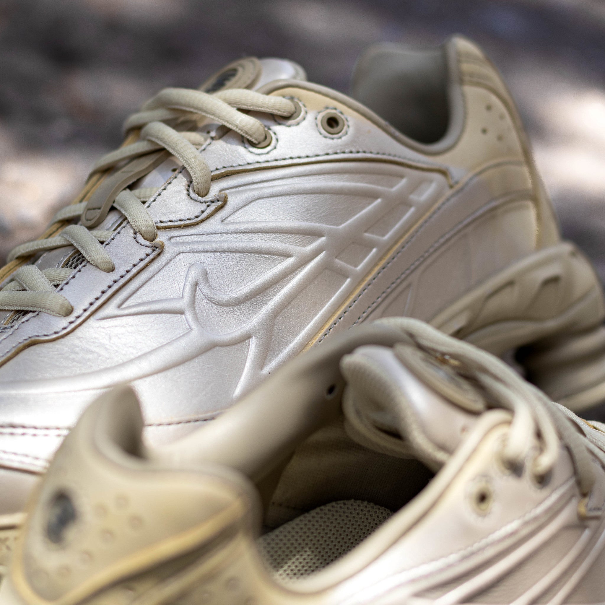 NIKE SHOX RIDE 2 METALLIC SILVER KHAKI DESERT