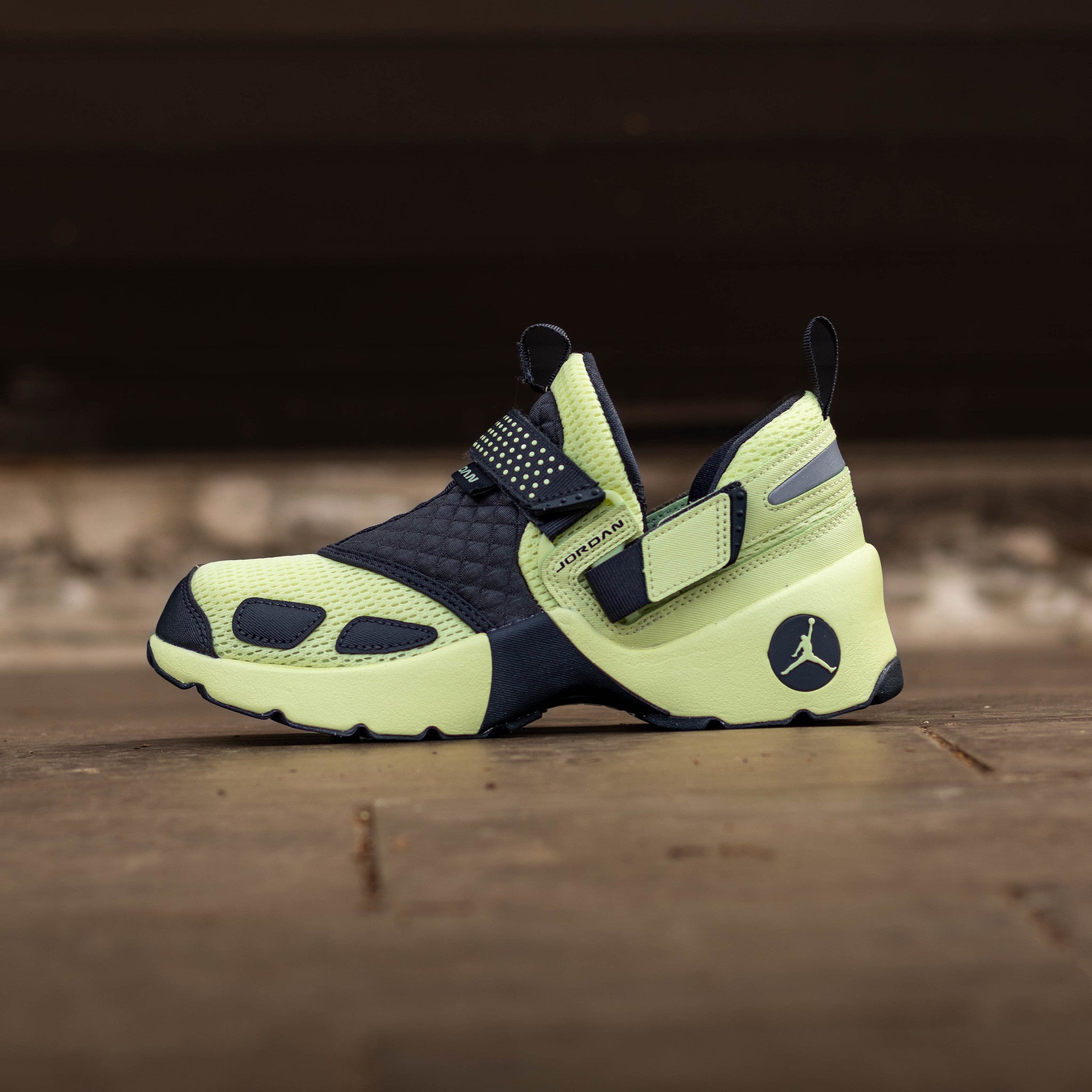 JORDAN TRUNNER LX LUMINOUS GREEN W
