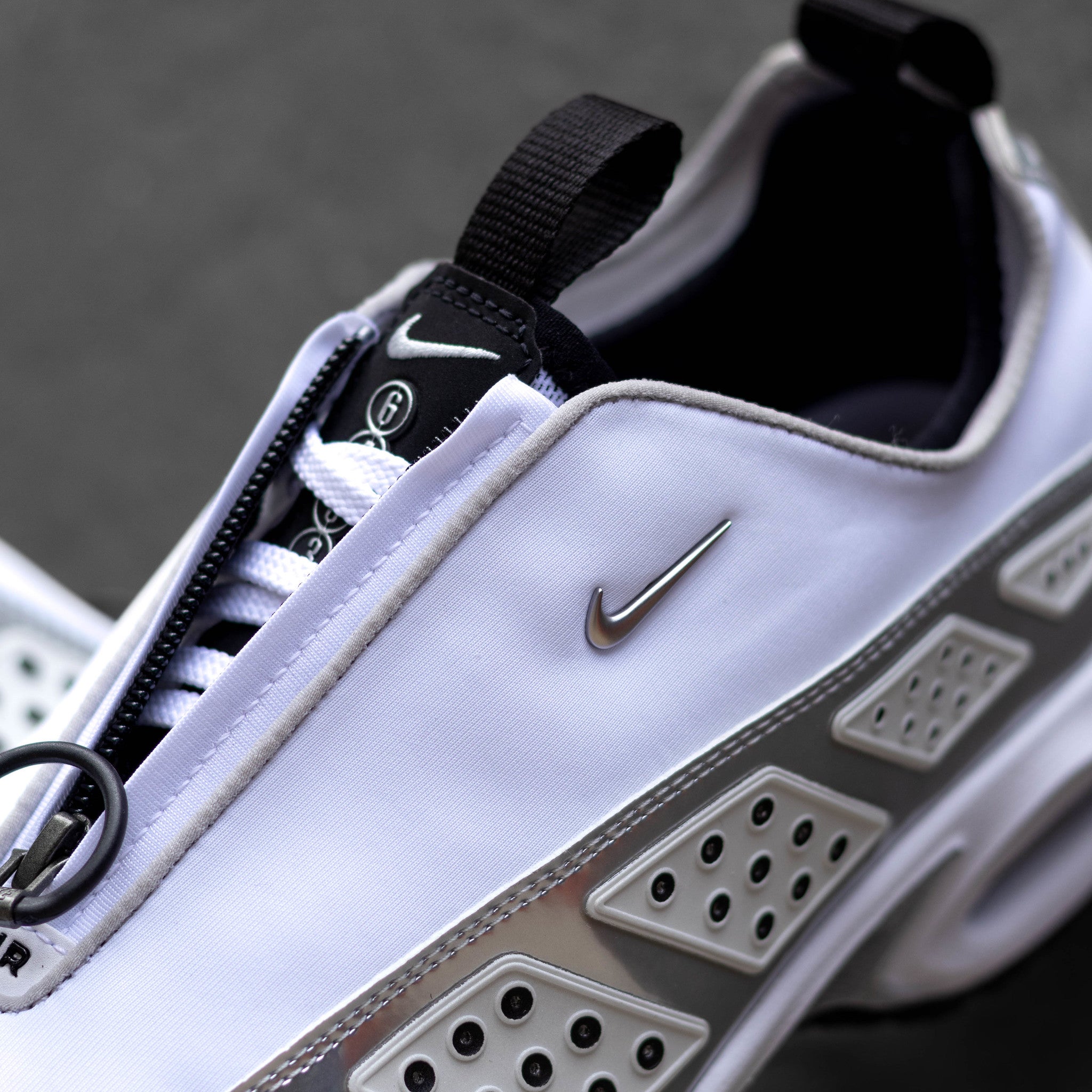 NIKE AIR MAX SNDR WHITE METALLIC SILVER W