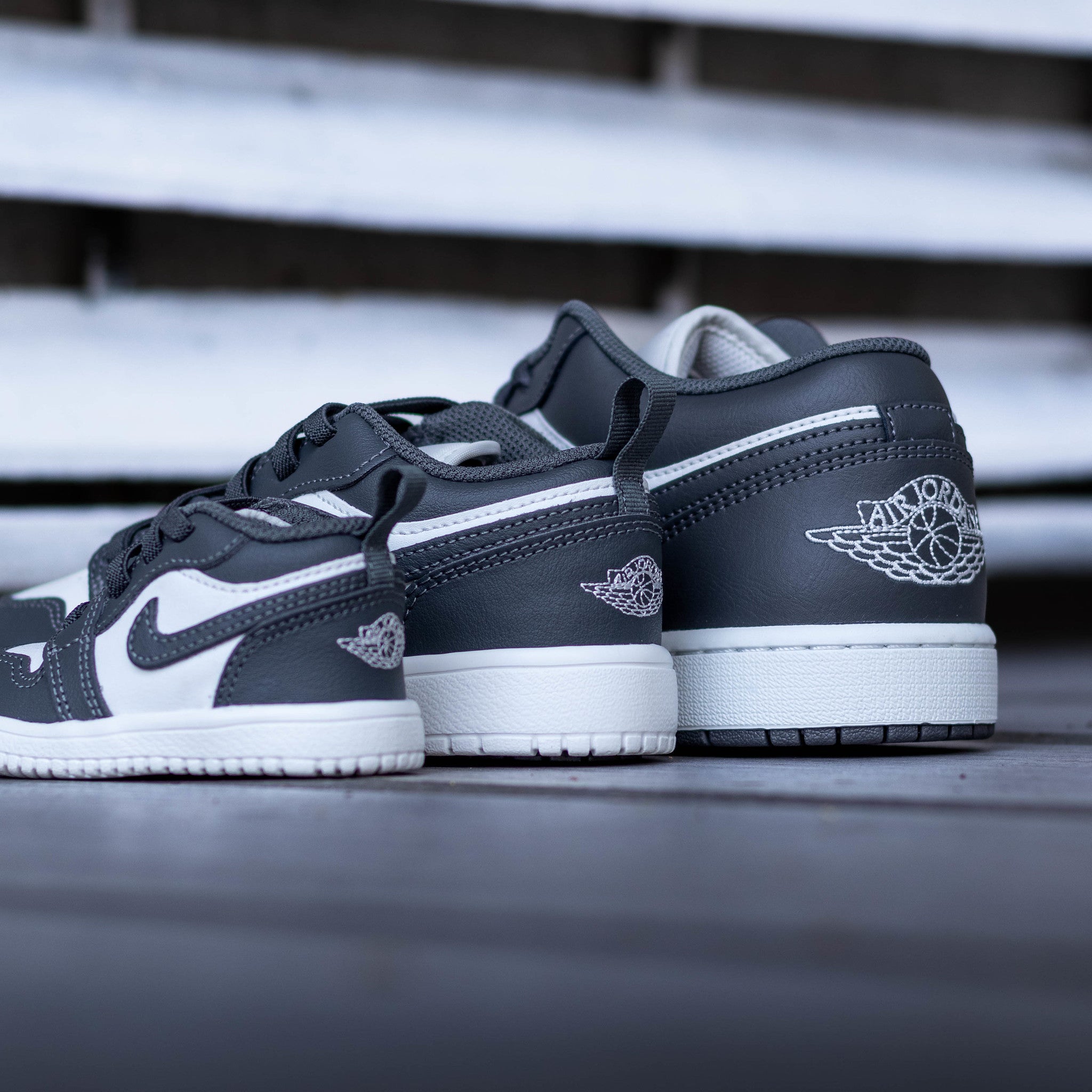 AIR JORDAN 1 LOW IRON GREY WHITE
