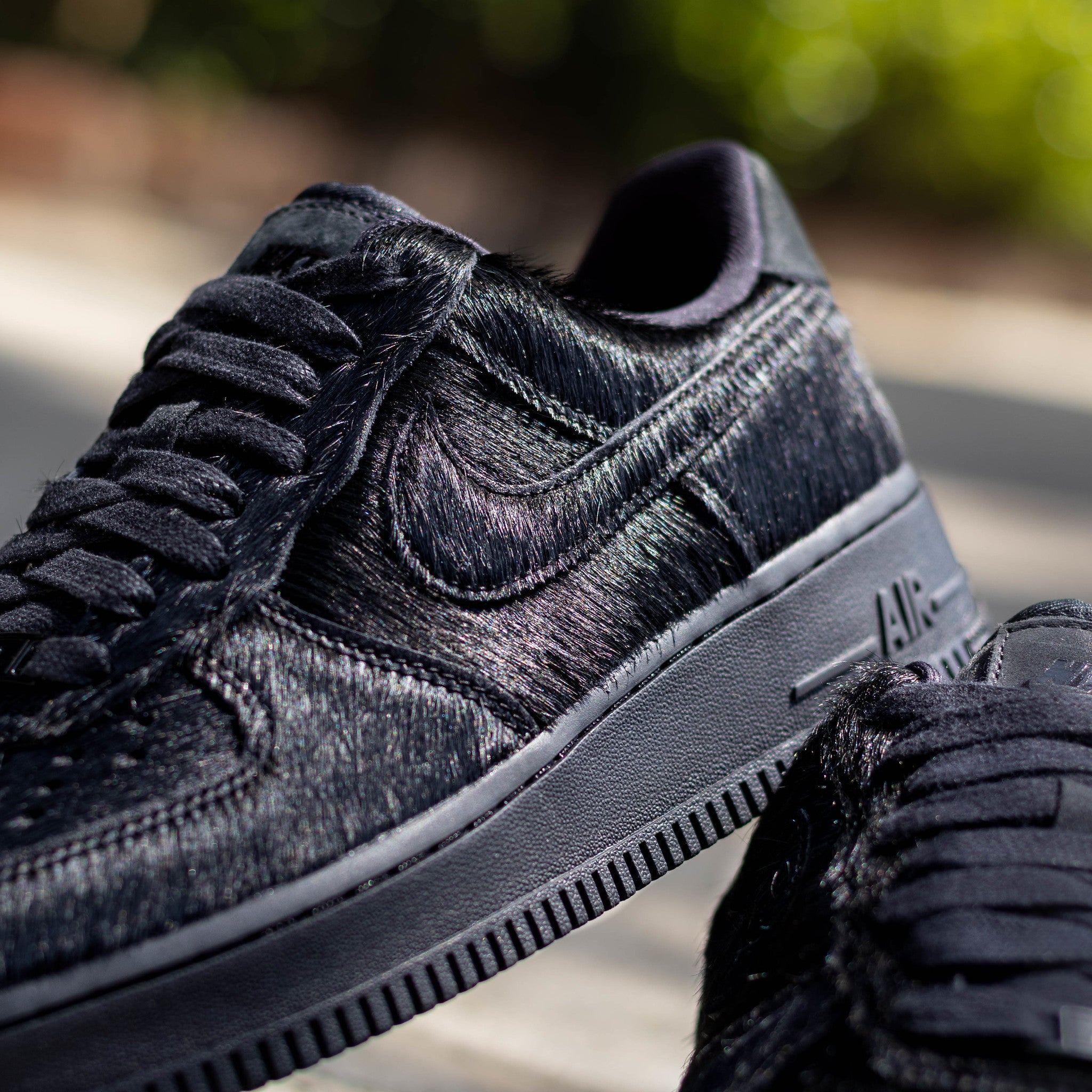 NIKE AIR FORCE ONE TRIPLE BLACK PONY HAIR W