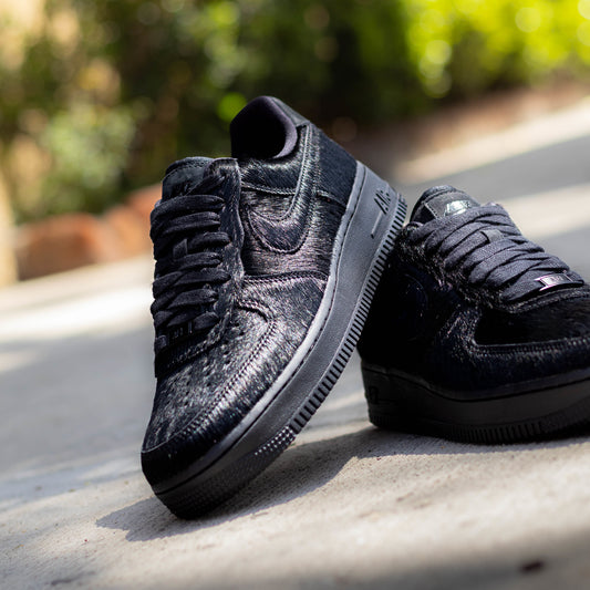 NIKE AIR FORCE ONE TRIPLE BLACK PONY HAIR W