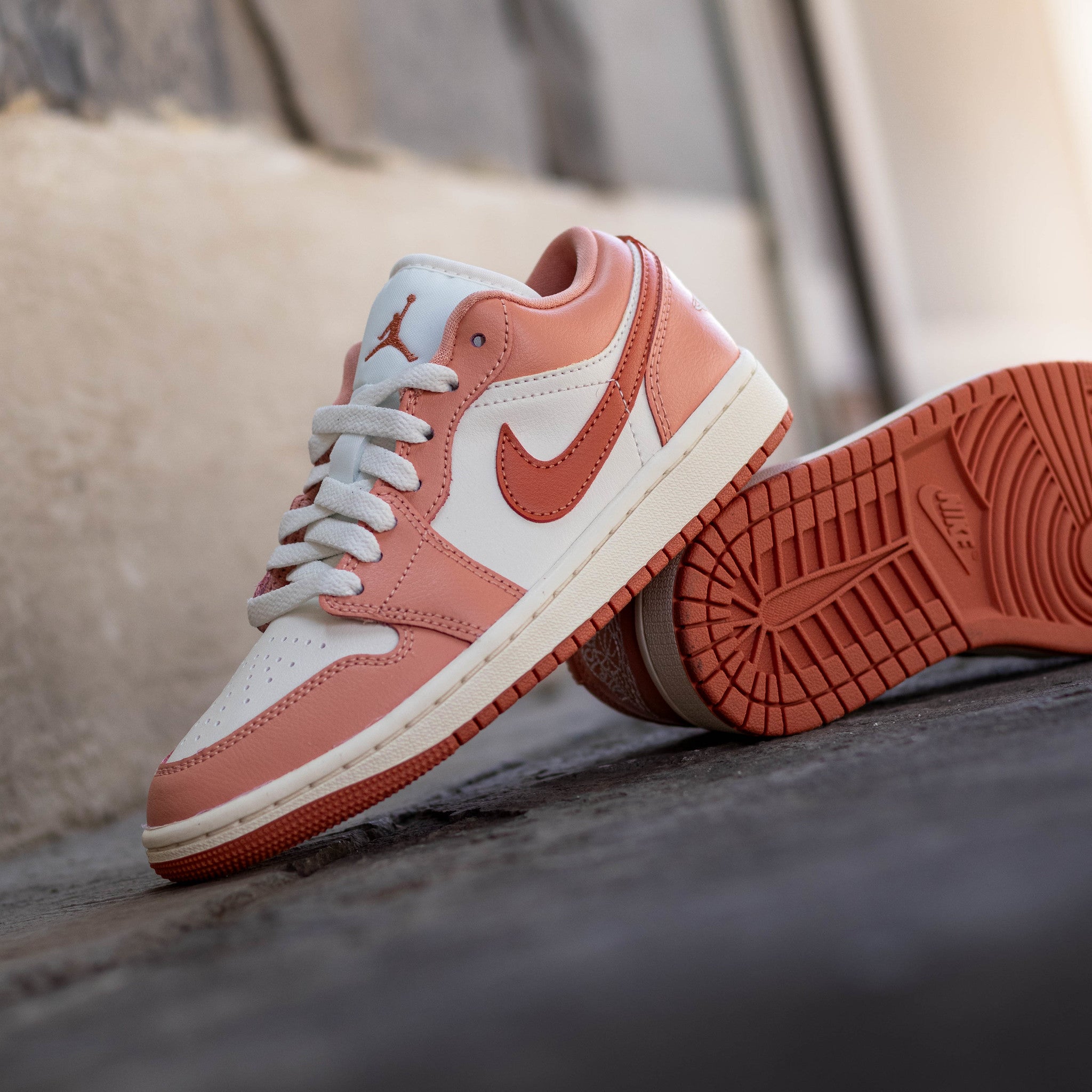AIR JORDAN 1 LOW MADDER ROOT W