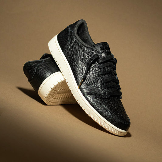 AIR JORDAN 1 LOW SWOOSHLESS BLACK