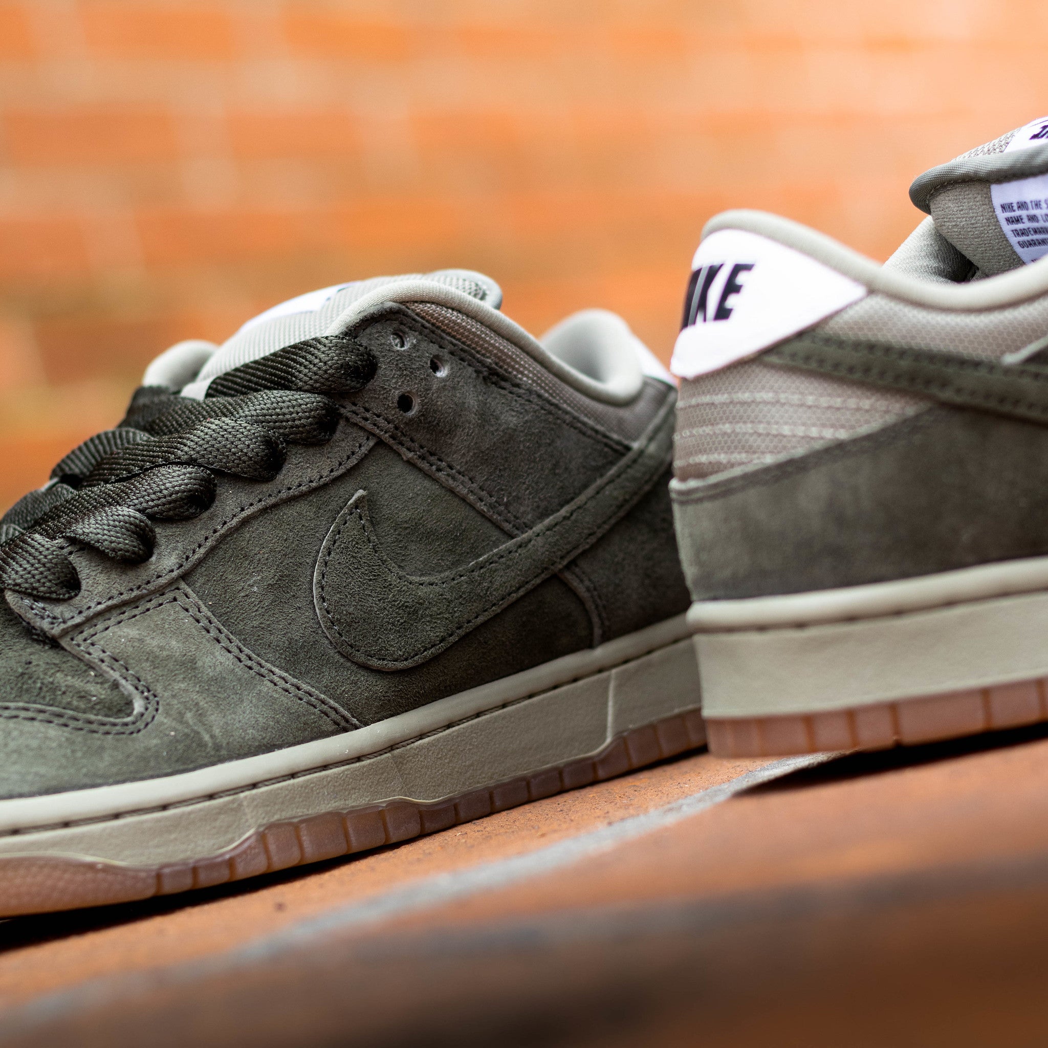 NIKE SB DUNK LOW SEQUOIA