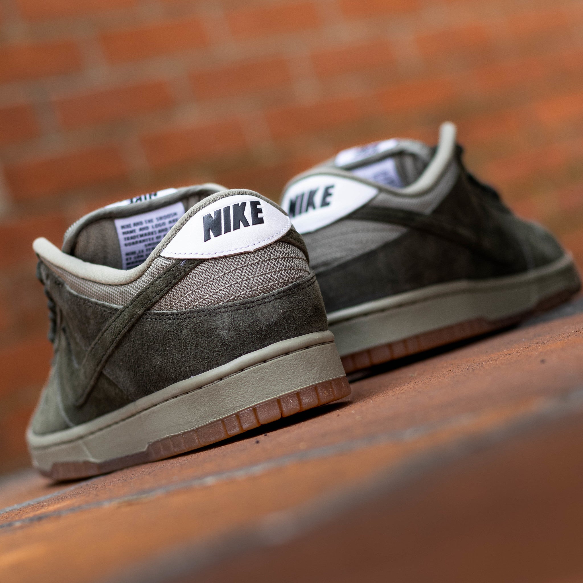 NIKE SB DUNK LOW SEQUOIA
