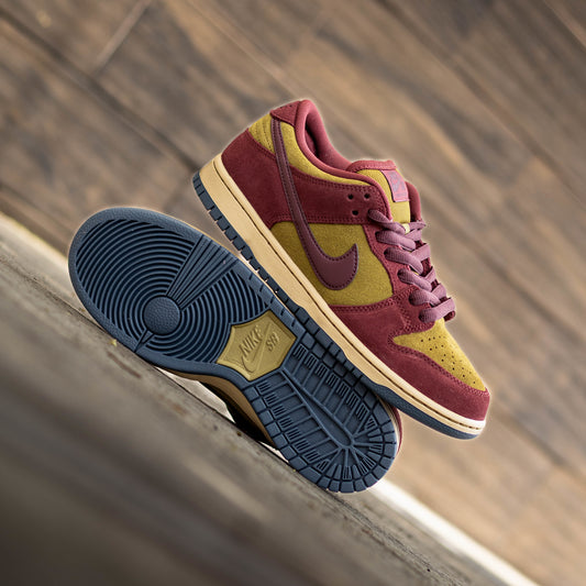 NIKE SB DUNK LOW DARK TEAM RED FLAK