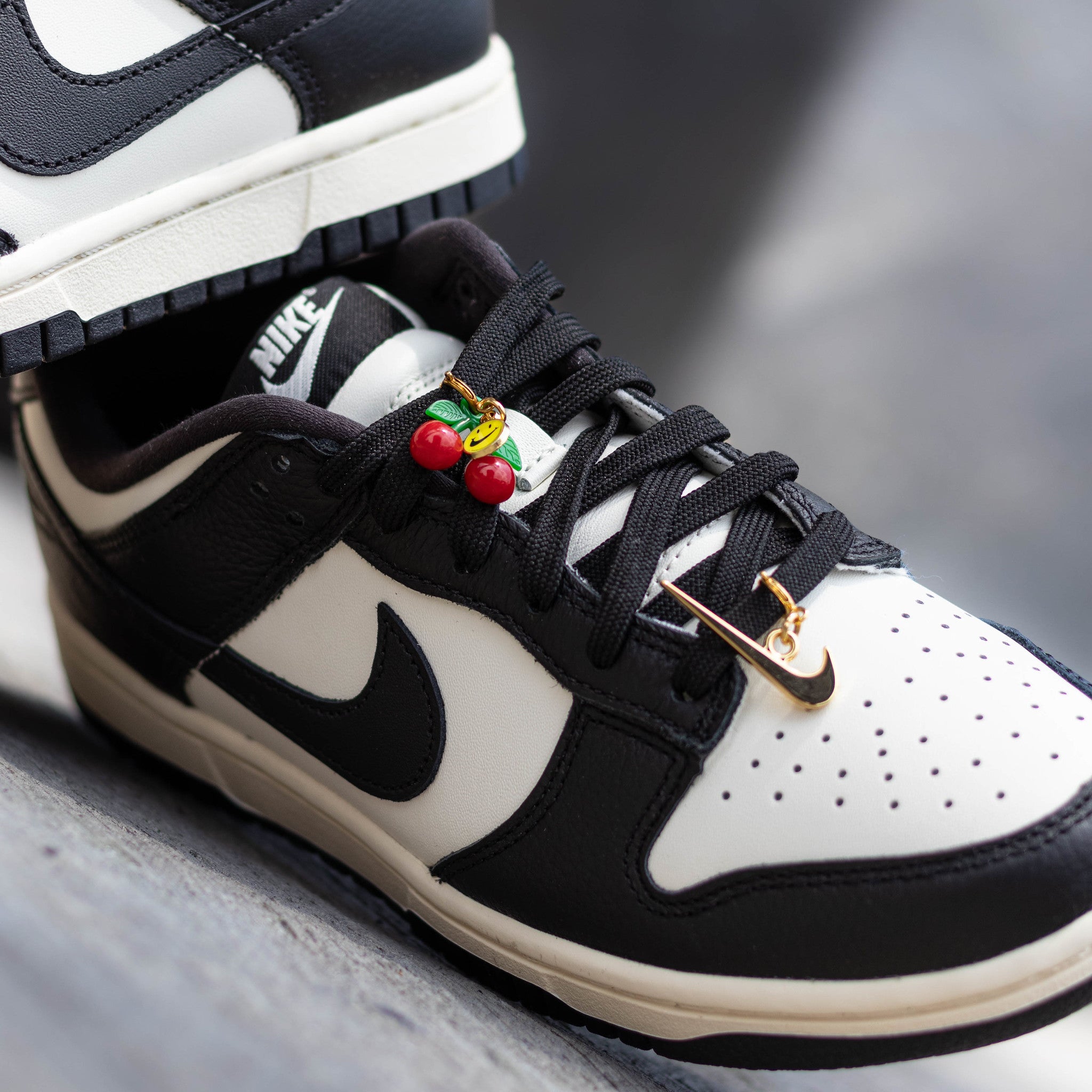NIKE DUNK LOW PANDA CHERRY CHARMS W