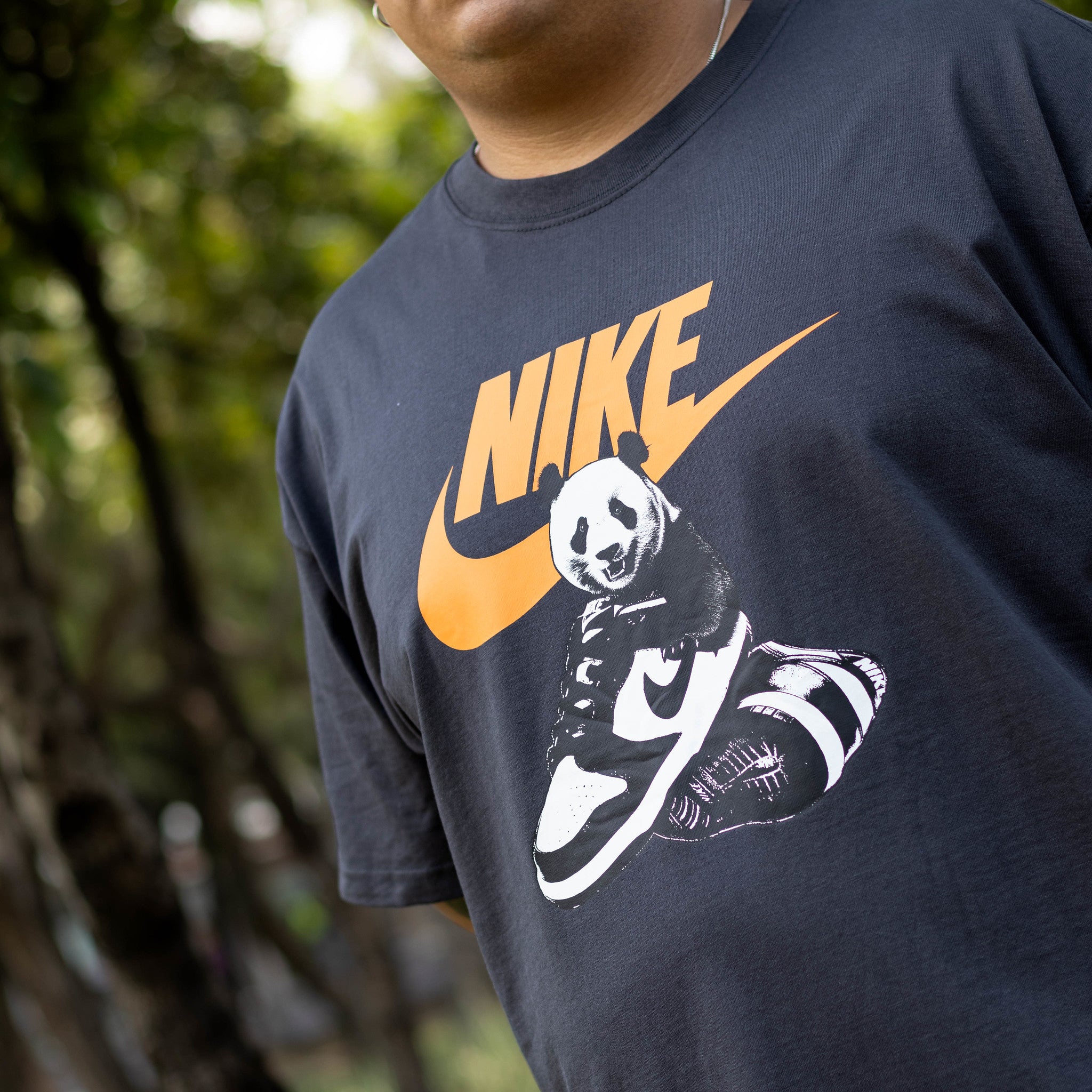 NIKE TEE PANDA ANTHRACITE