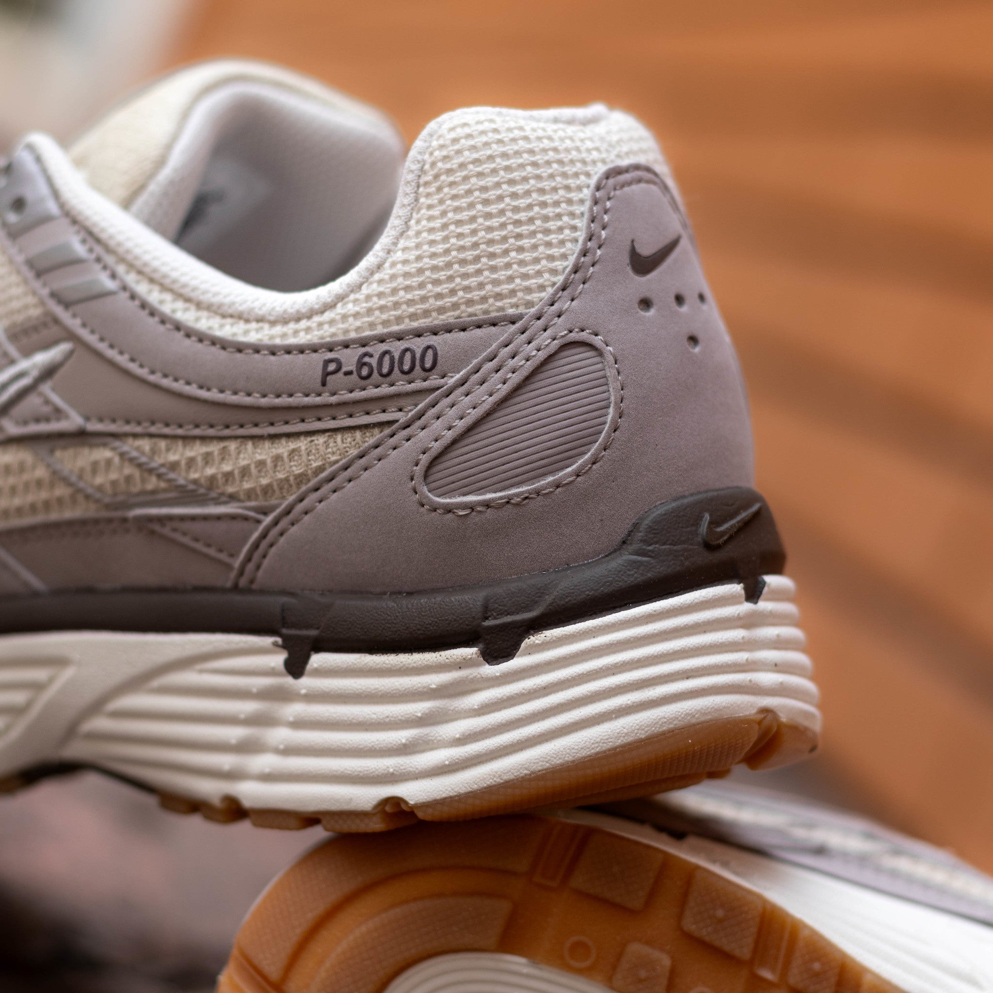 NIKE P-6000 COLLEGE GREY OREWOOD