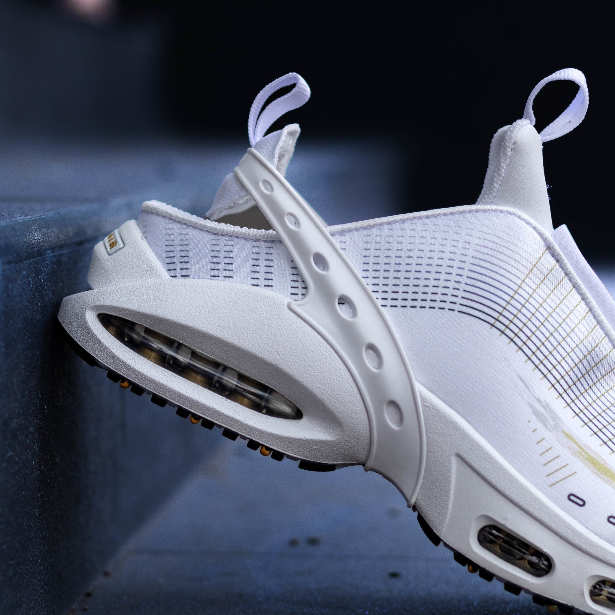 NIKE AIR MAX CRAZE WHITE METALLIC GOLD W