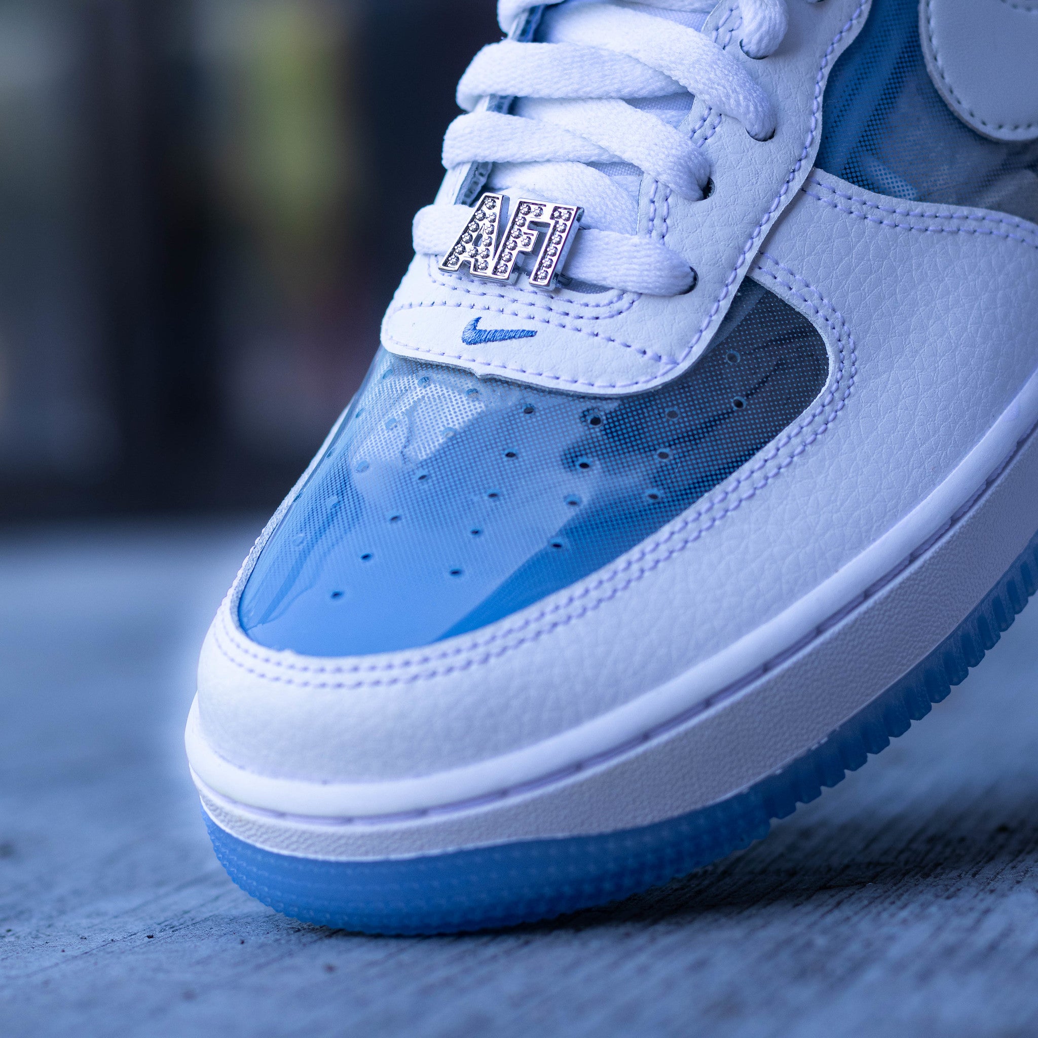 NIKE AIR FORCE ONE WHITE AND UNIVERSITY BLUE