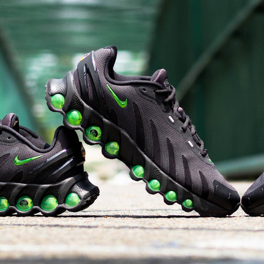 NIKE AIR MAX DN8 BLACK GREEN STRIKES