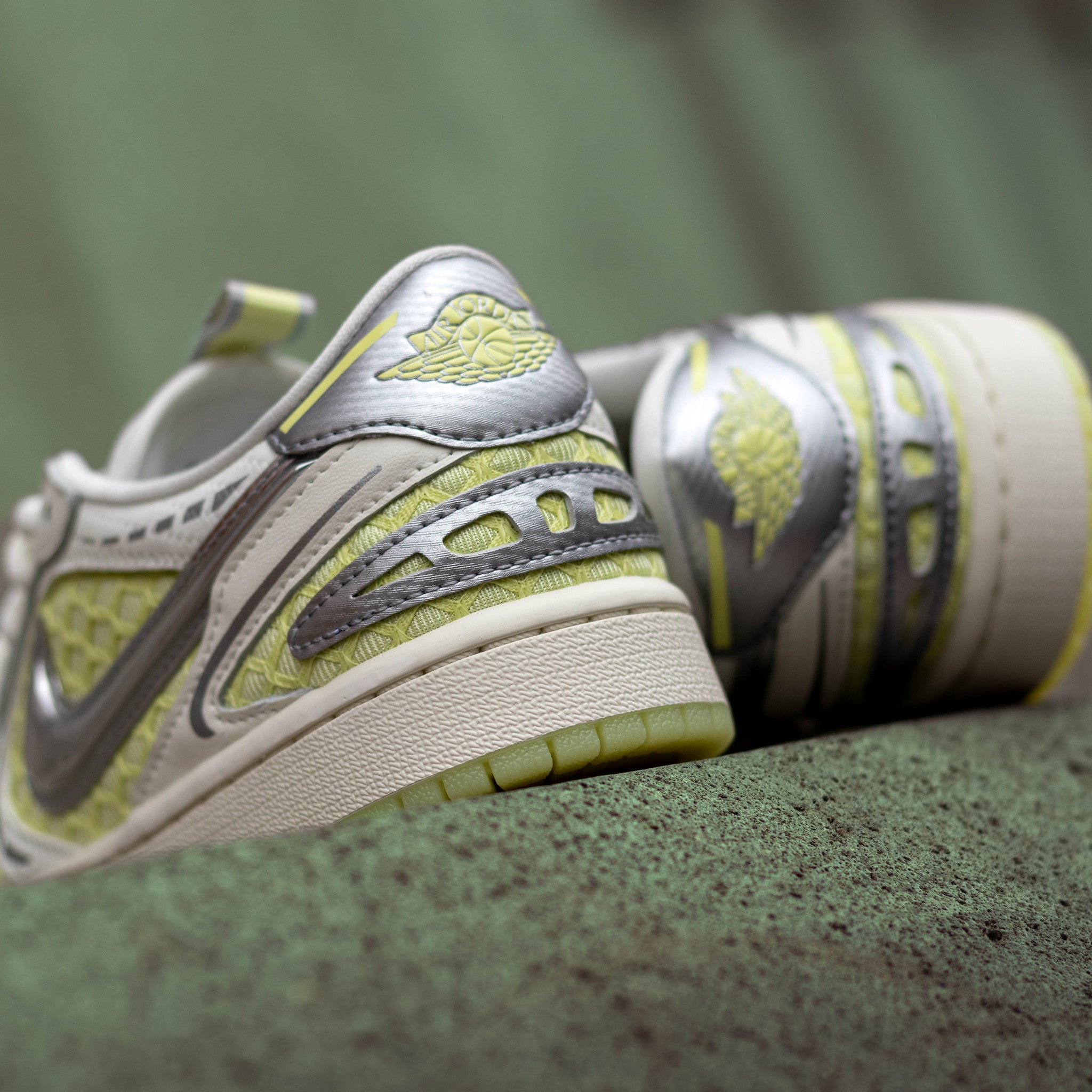 AIR JORDAN 1 LOW MM V3 SAIL LUMINOUS GREEN W