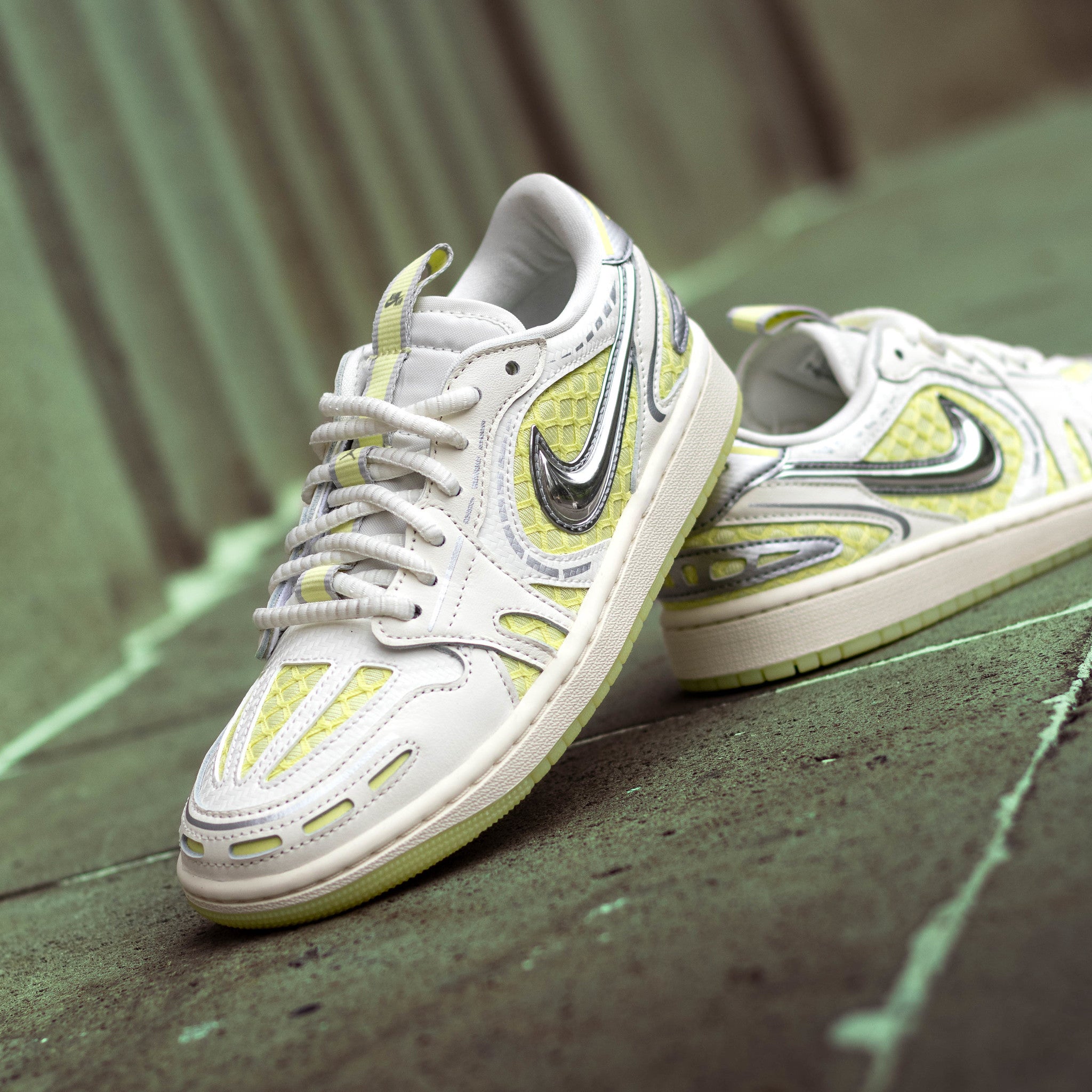 AIR JORDAN 1 LOW MM V3 SAIL LUMINOUS GREEN W