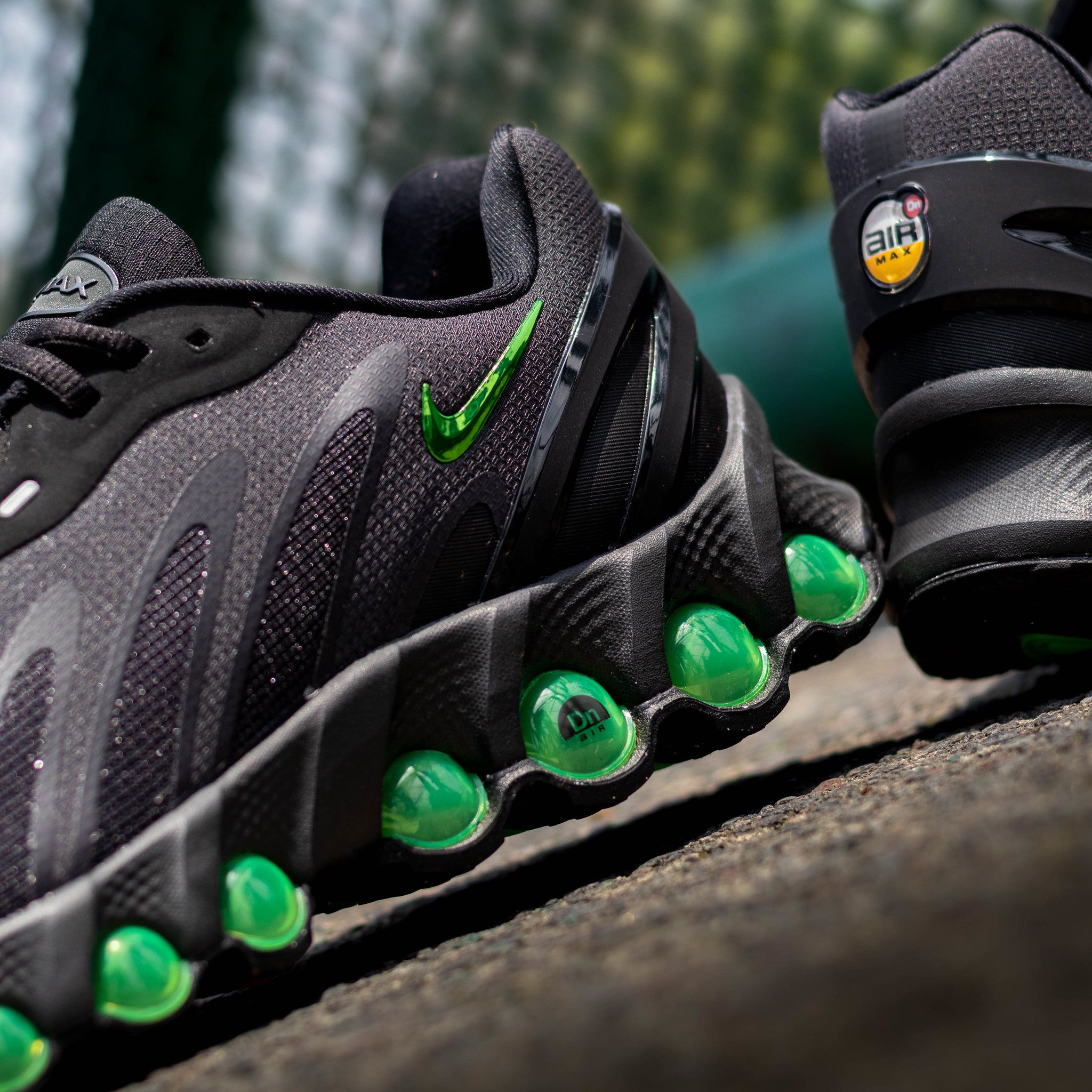 NIKE AIR MAX DN8 BLACK GREEN STRIKES