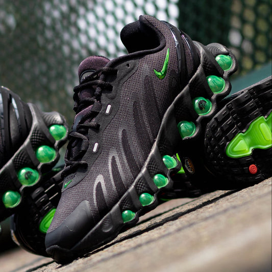 NIKE AIR MAX DN8 BLACK GREEN STRIKES GS