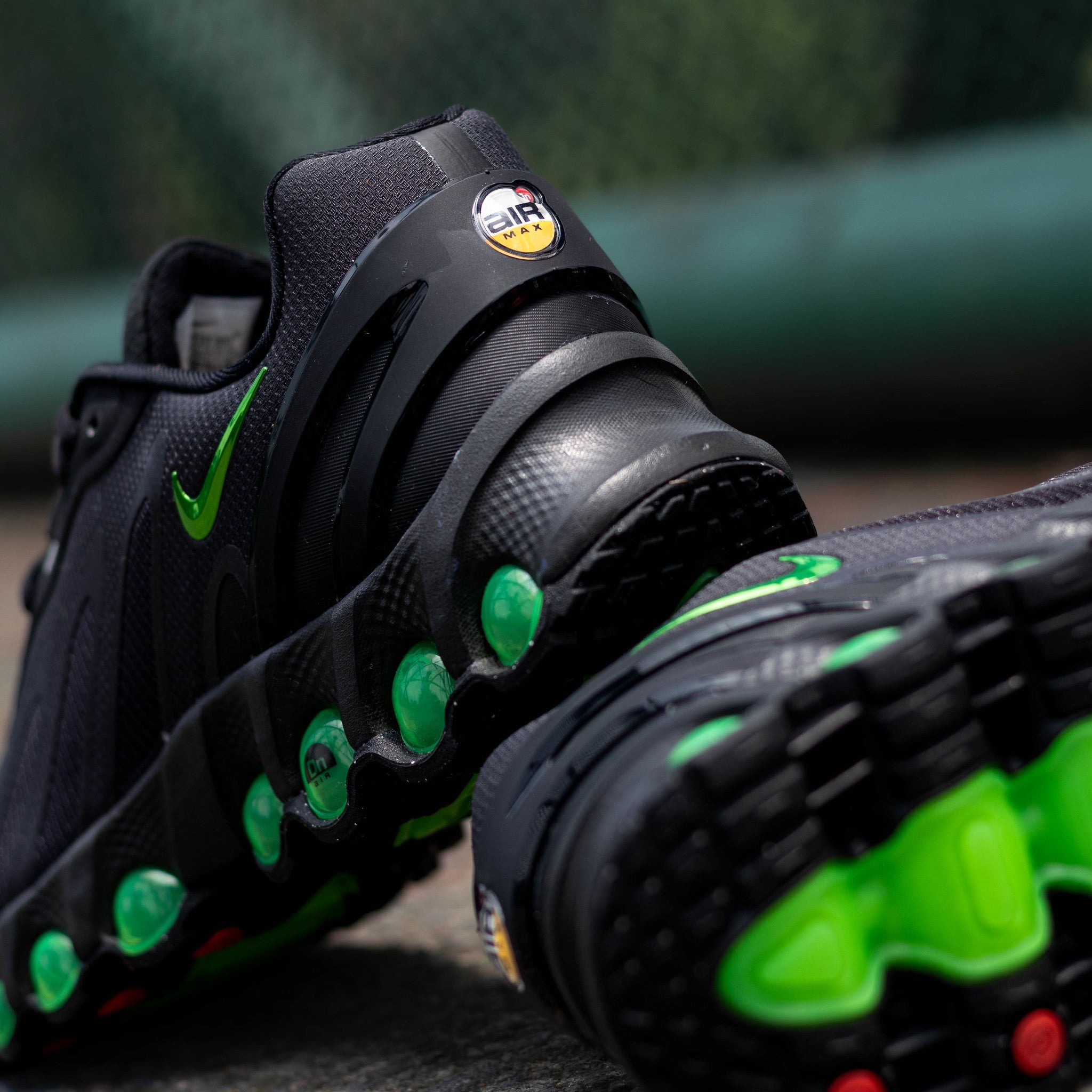 NIKE AIR MAX DN8 BLACK GREEN STRIKES