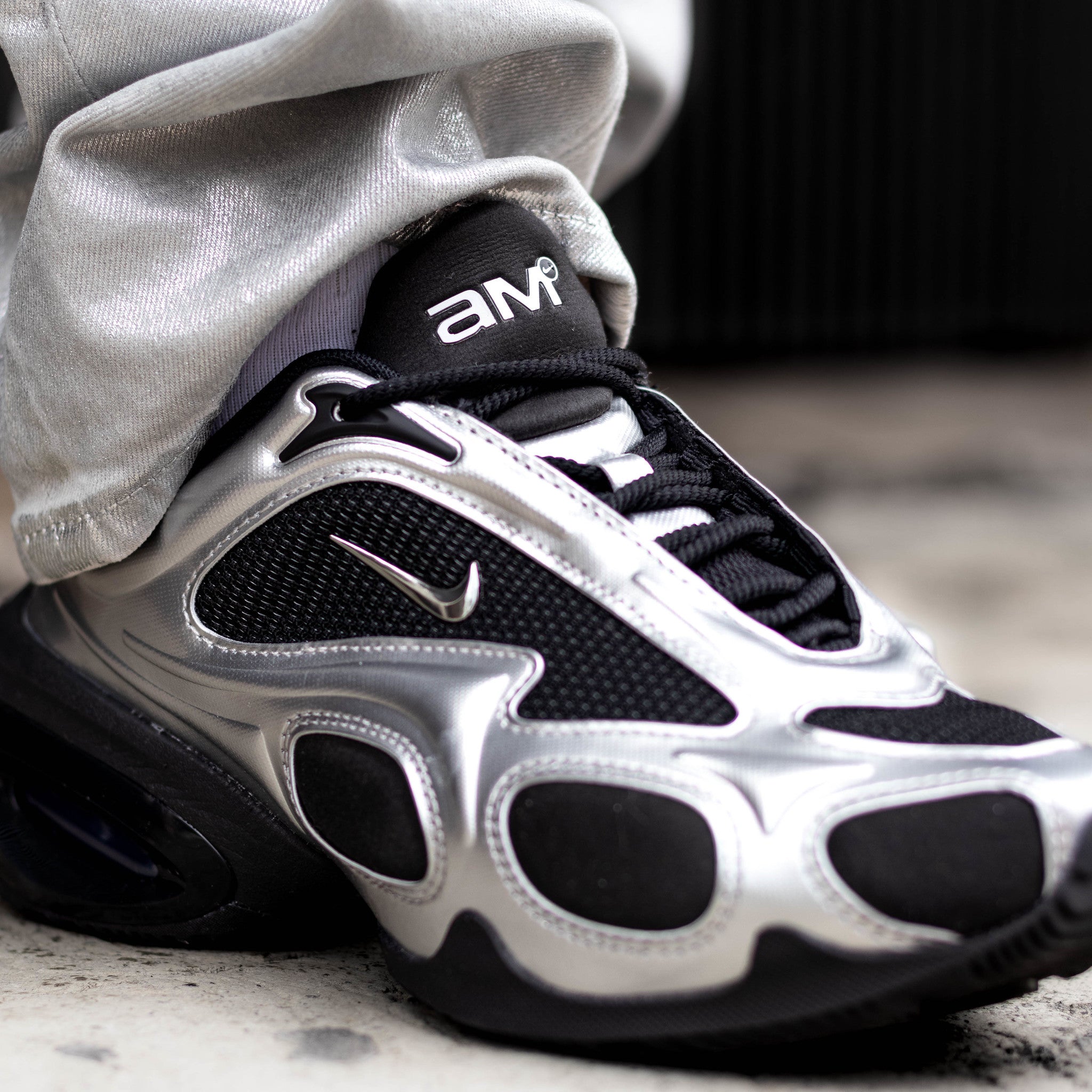 NIKE AIR MAX MUSE BLACK METALLIC W