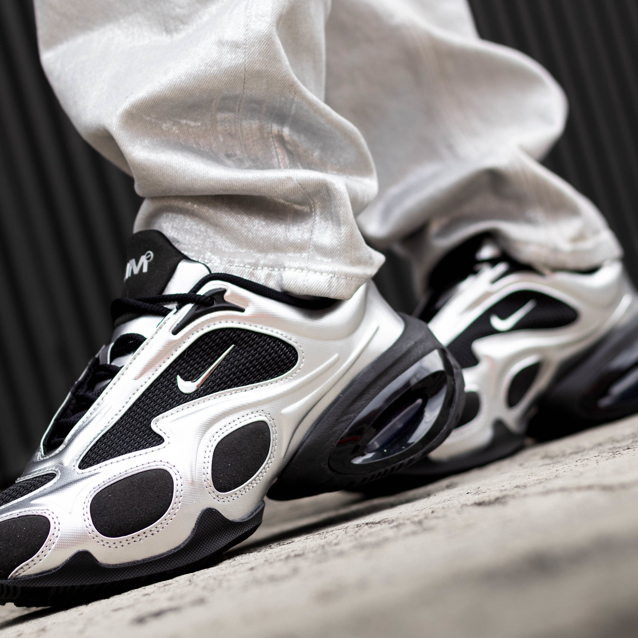 NIKE AIR MAX MUSE BLACK METALLIC W