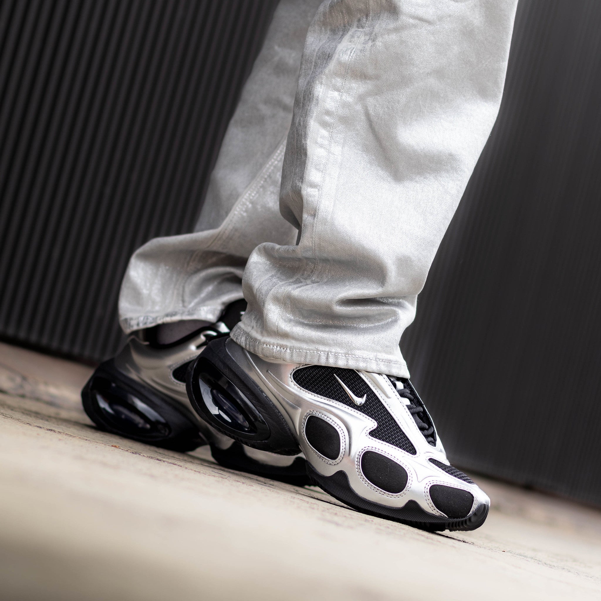 NIKE AIR MAX MUSE BLACK METALLIC W