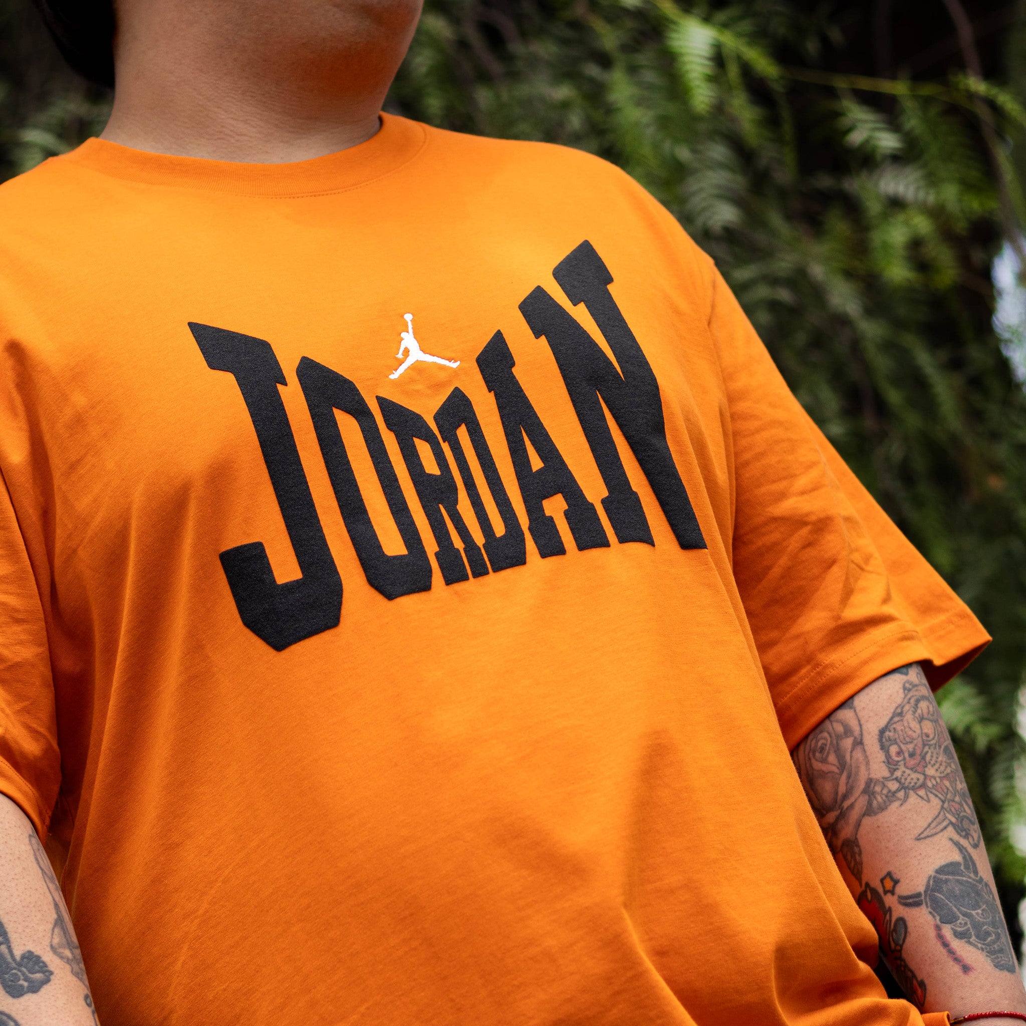 JORDAN TEE BROOKLYN ORANGE