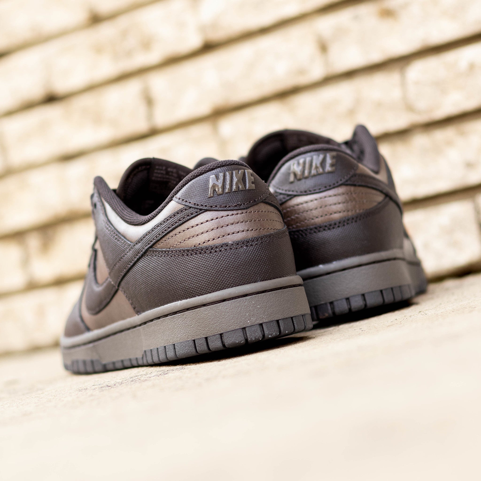 NIKE DUNK LOW IRONSTONE BROWN