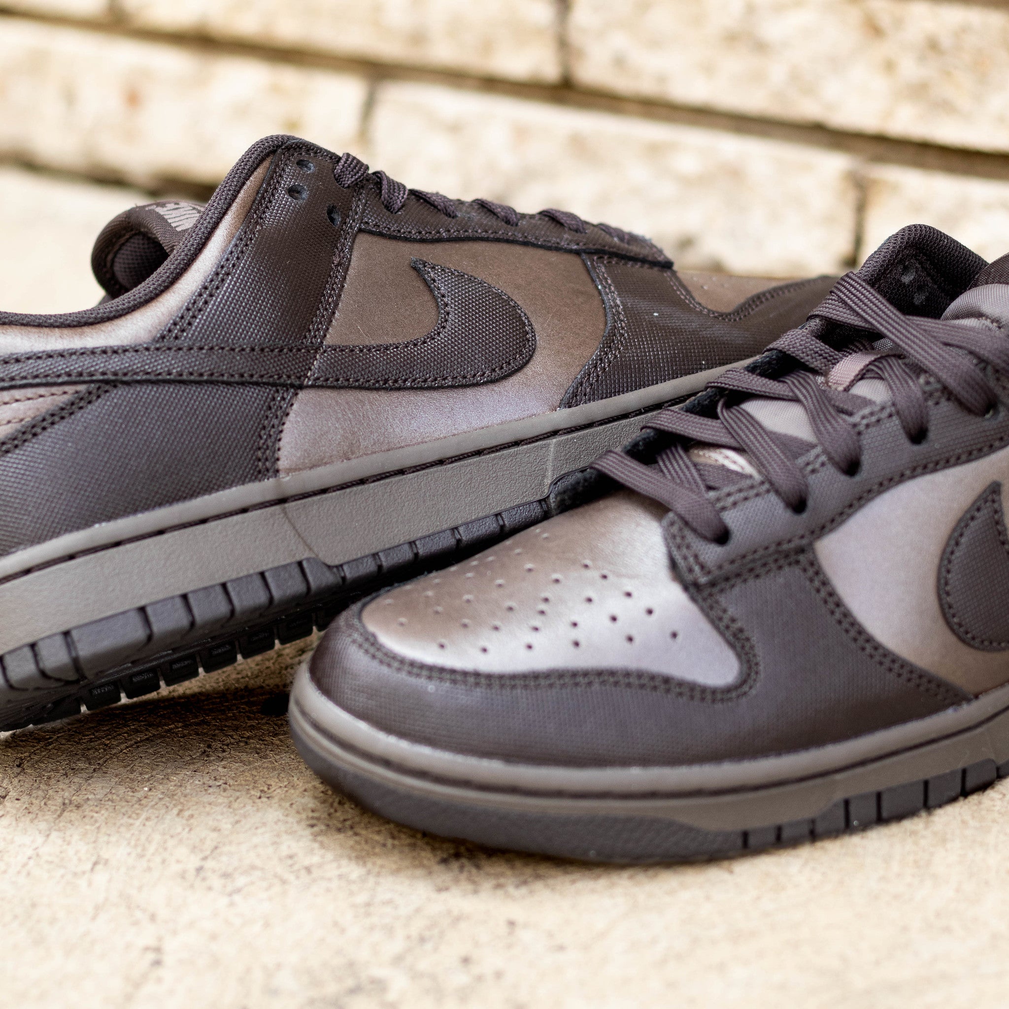 NIKE DUNK LOW IRONSTONE BROWN