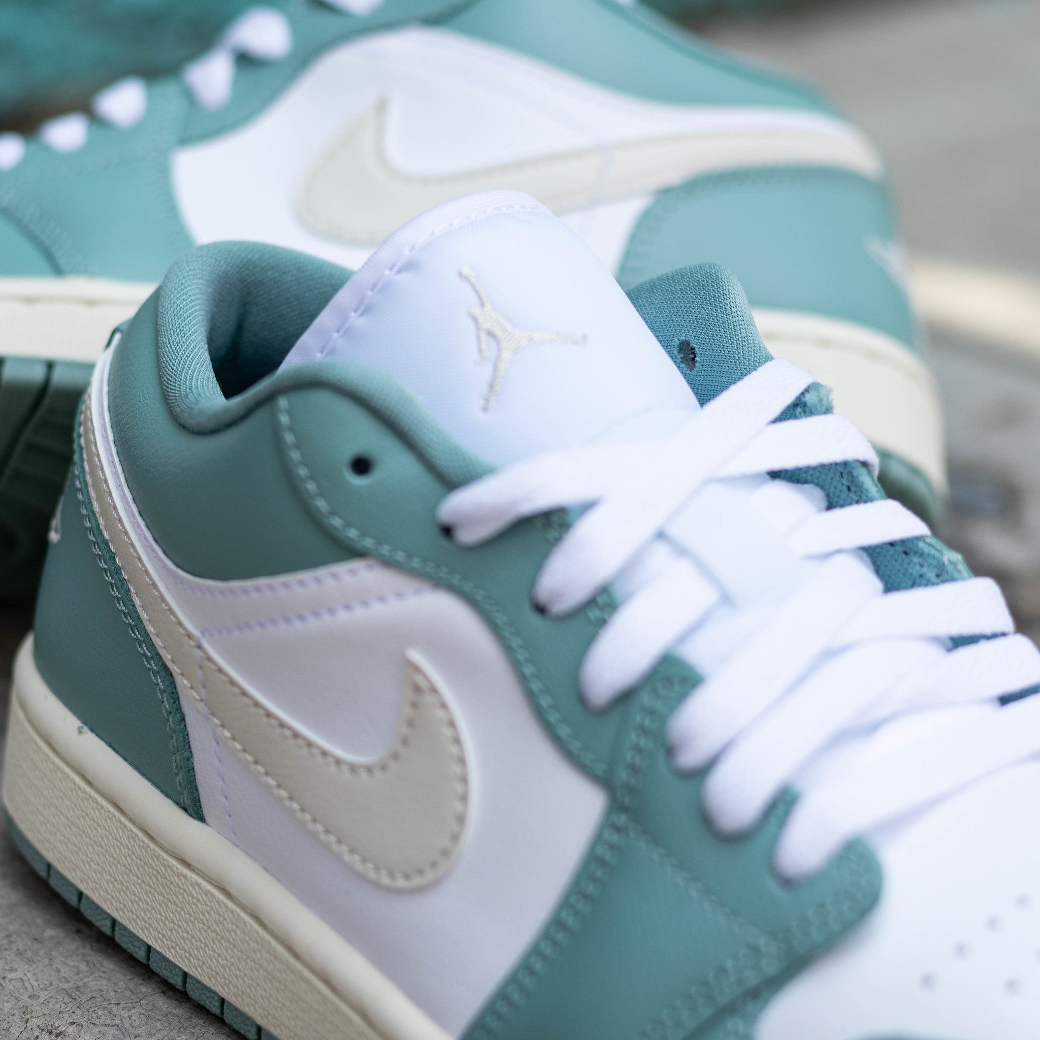 AIR JORDAN 1 LOW WHITE CANNON W
