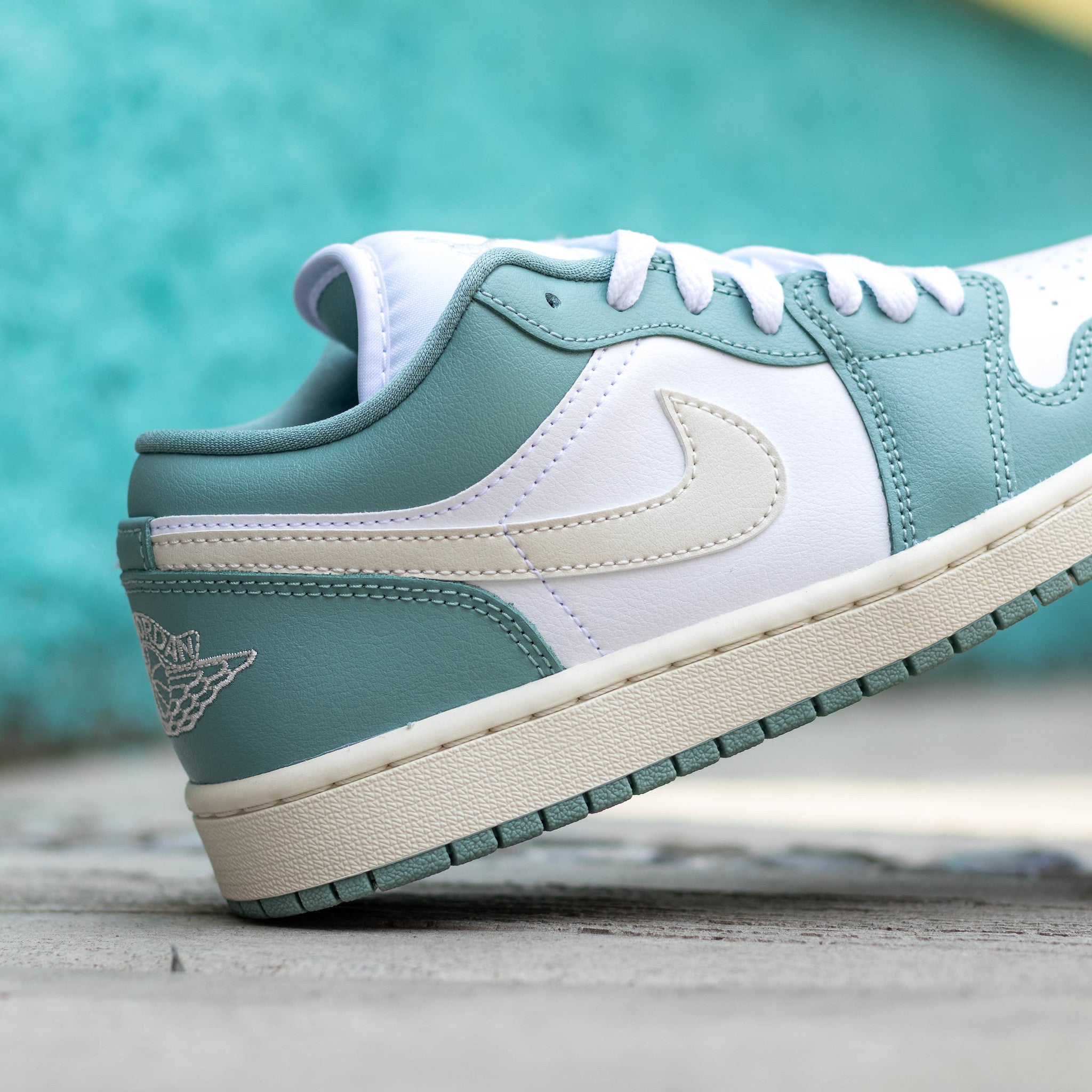 AIR JORDAN 1 LOW WHITE CANNON W