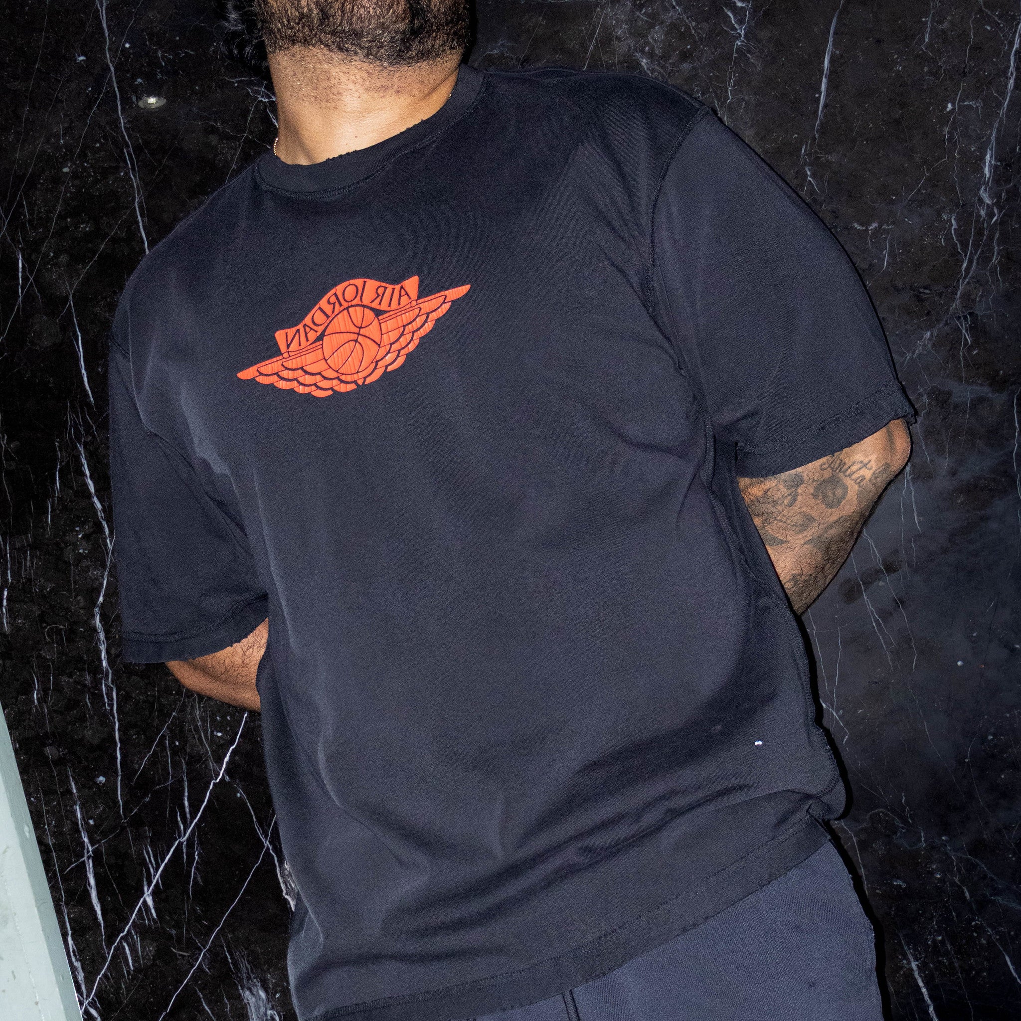 JORDAN RARE AIR TEE BLACK LOG
