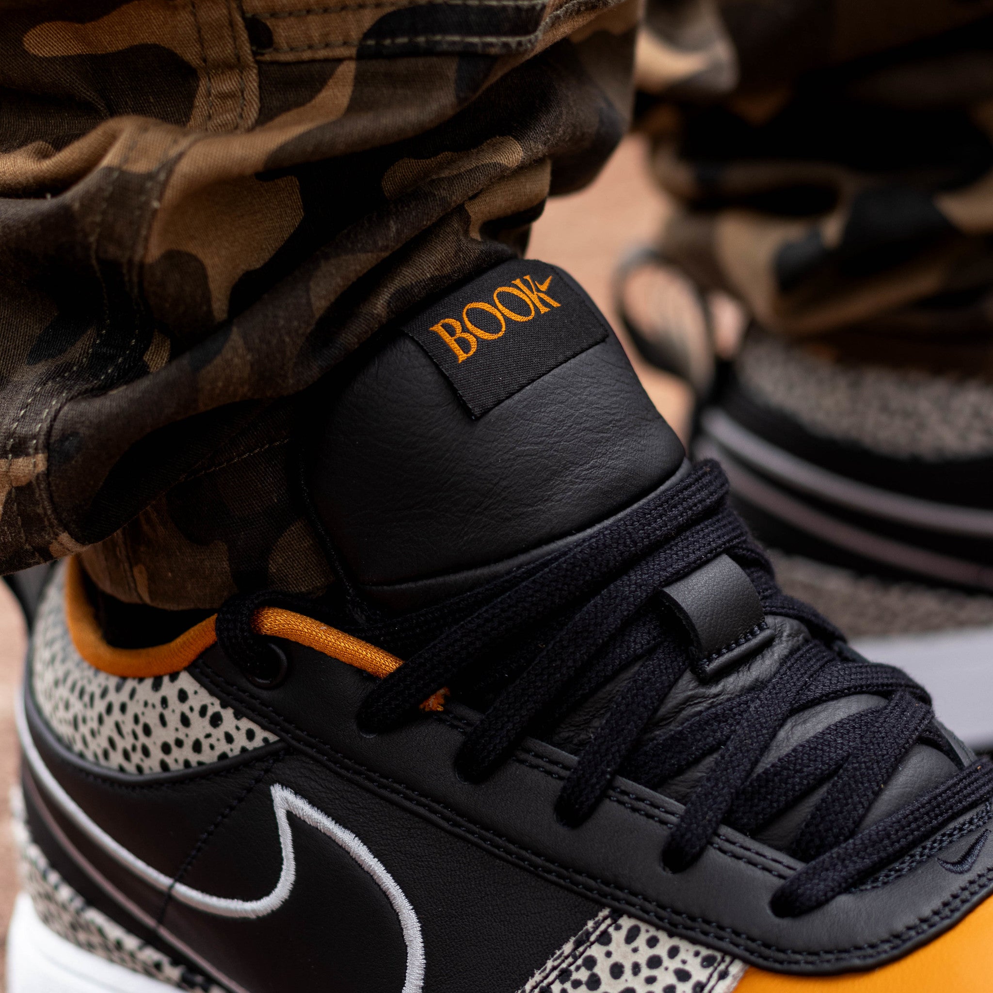 NIKE BOOK ONE AIR SAFARI