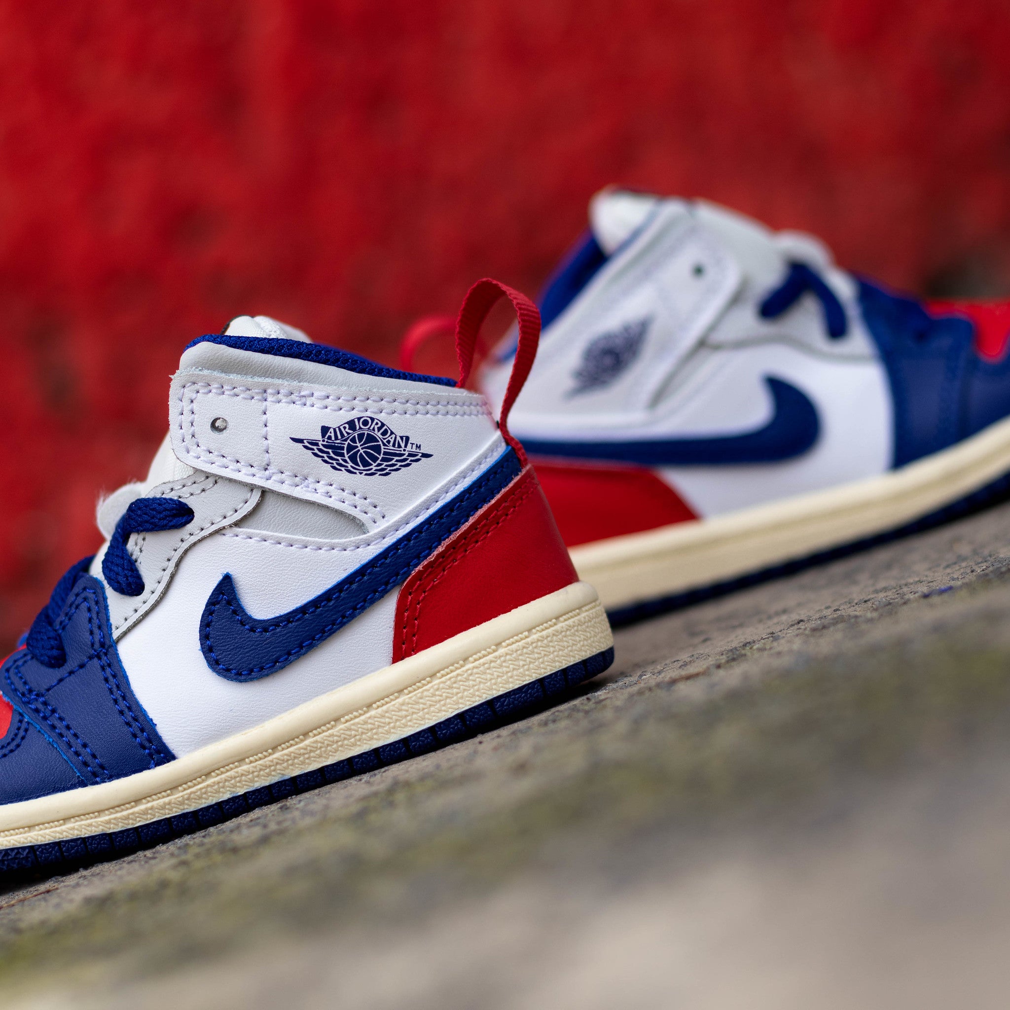 AIR JORDAN 1 MID RARE AIR DEEP ROYAL RED TD