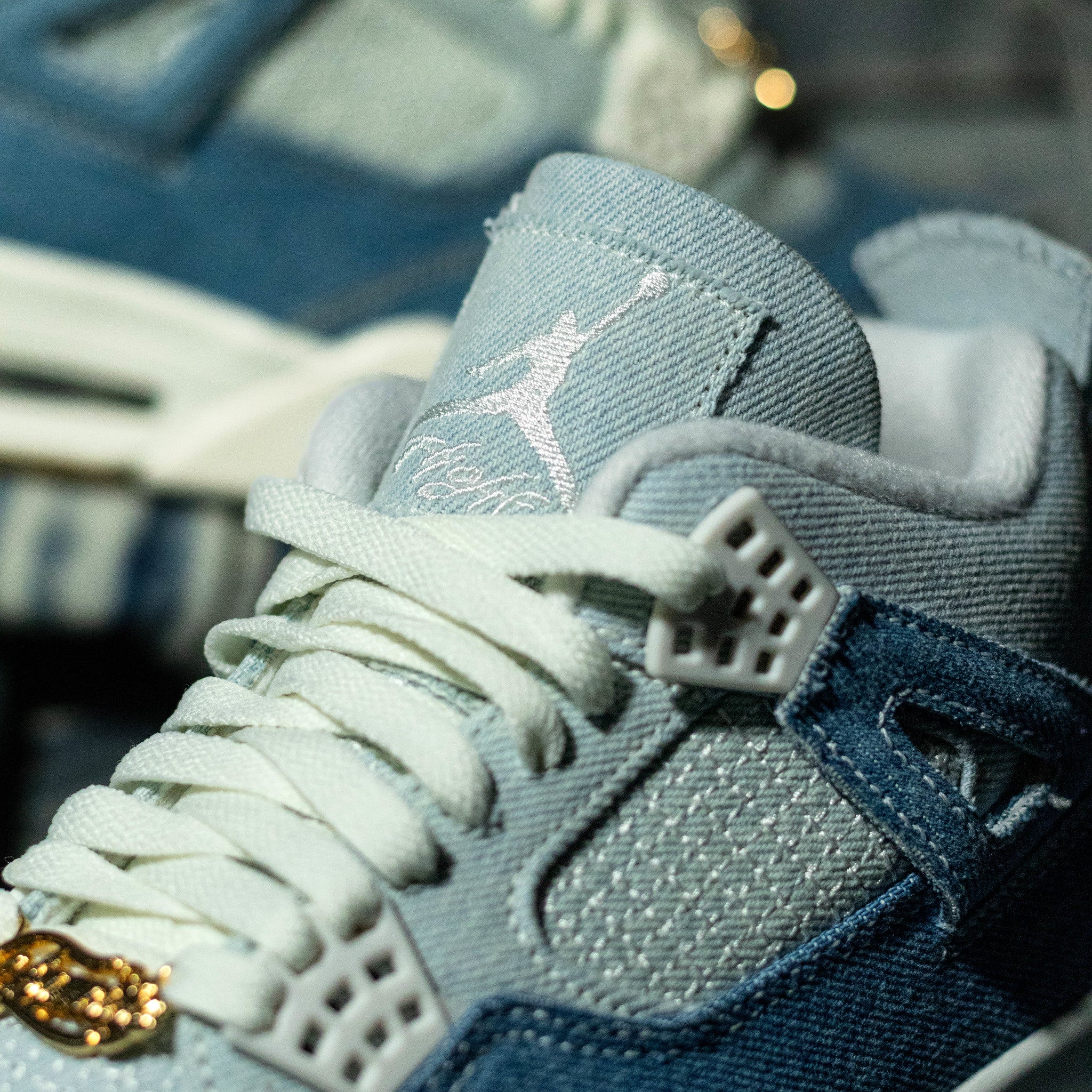 AIR JORDAN 4 TEX DENIM WORN BLUE W