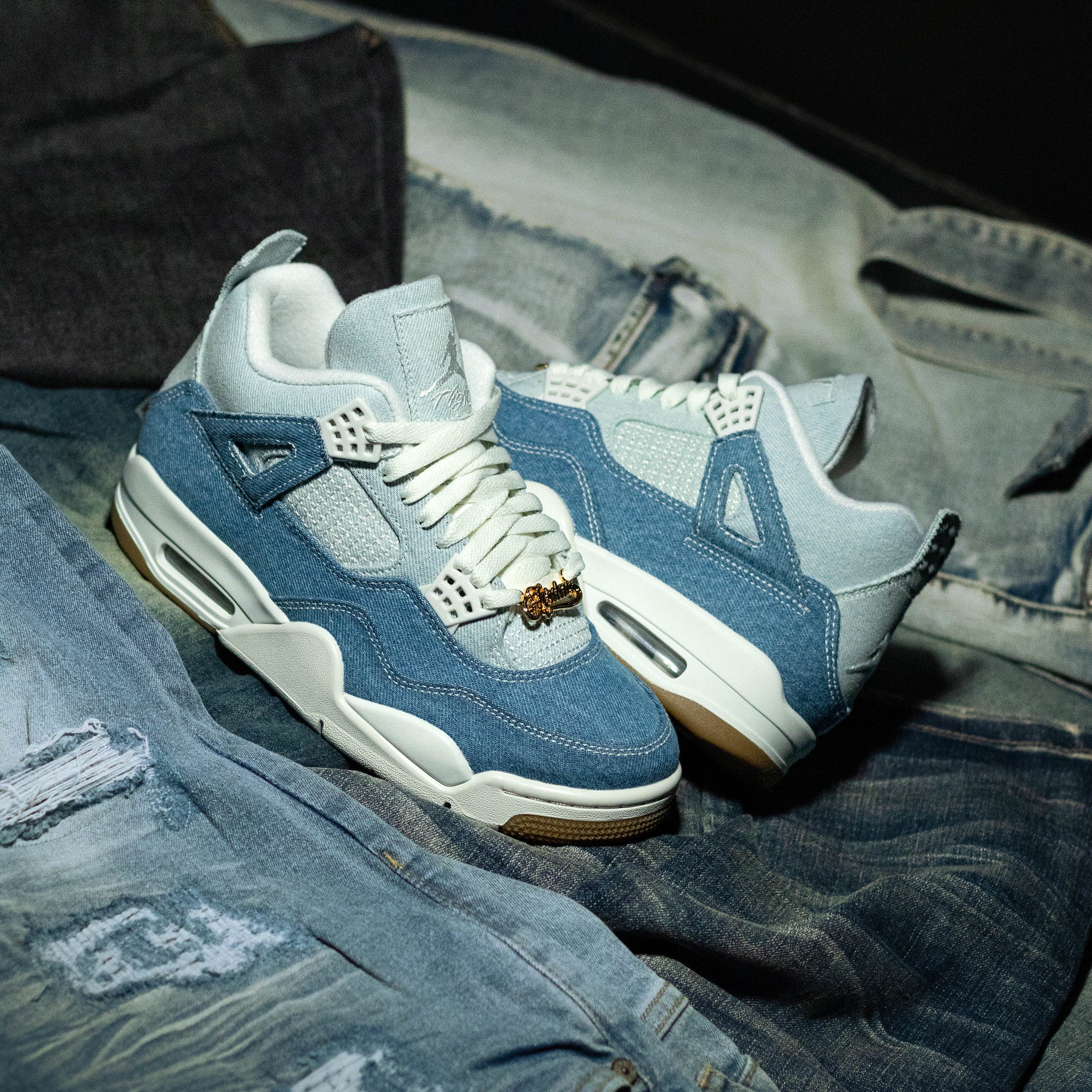 AIR JORDAN 4 TEX DENIM WORN BLUE W