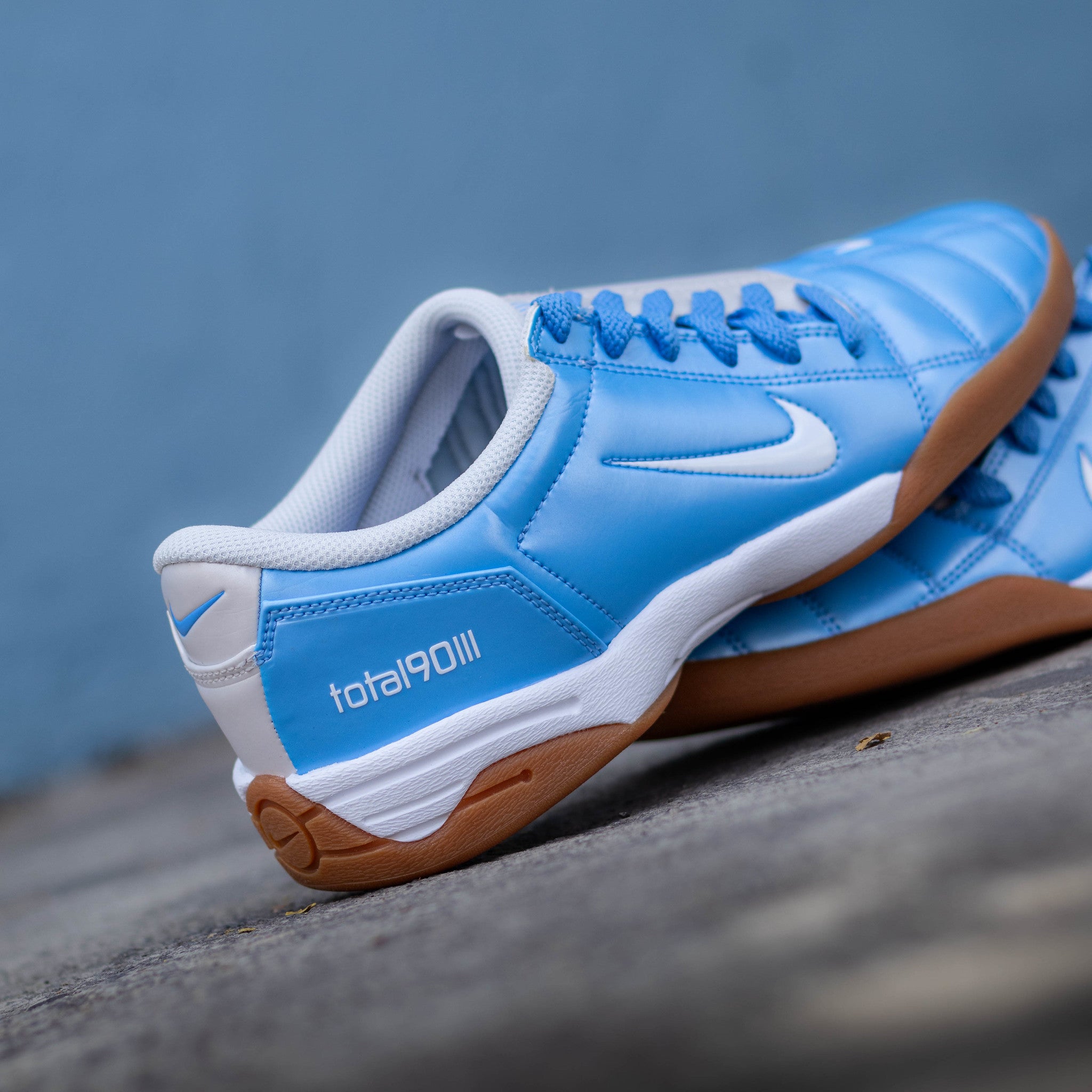 NIKE T90 3 WHITE UNIVERSITY BLUE