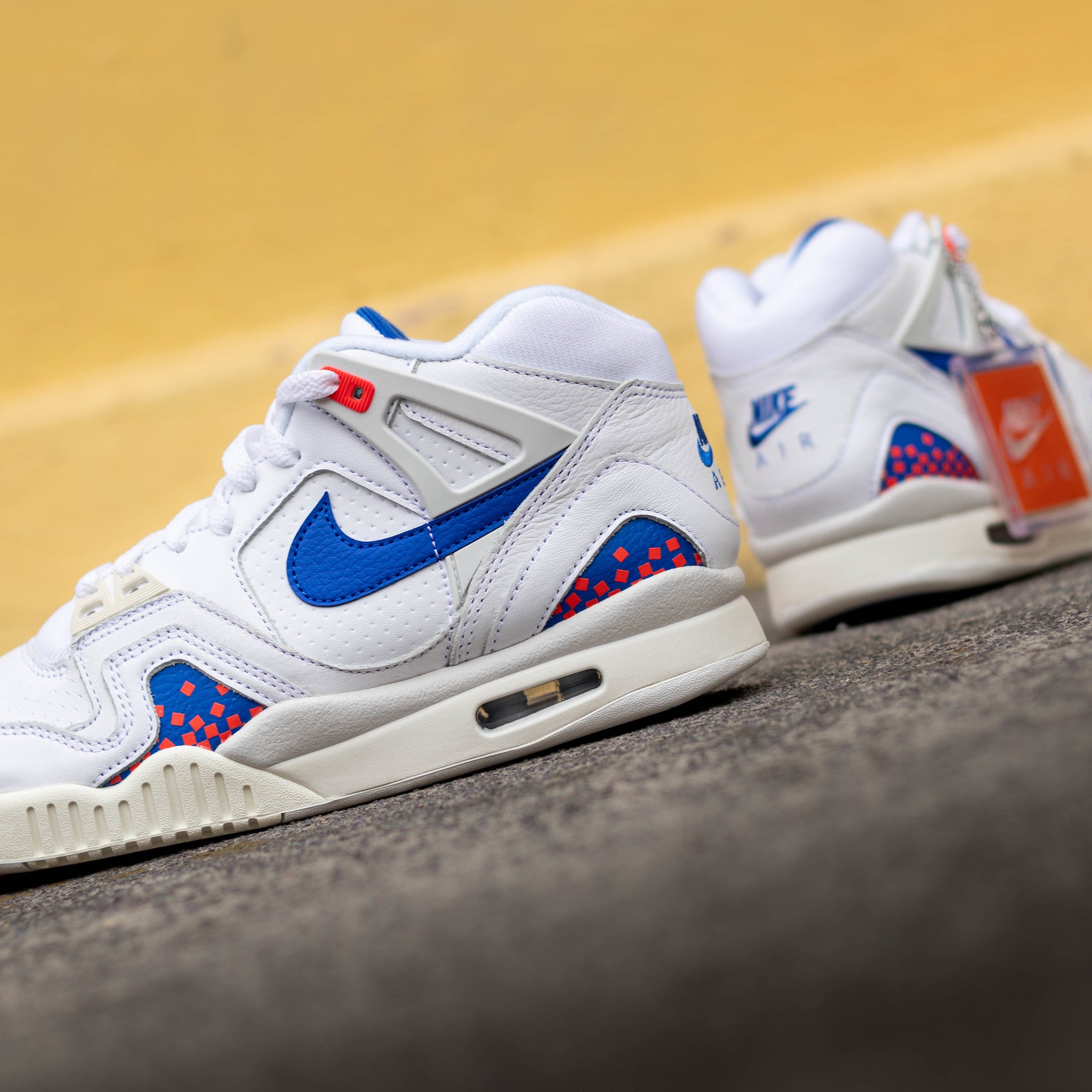NIKE AIR TECH CHALLENGE II PIXEL COURT