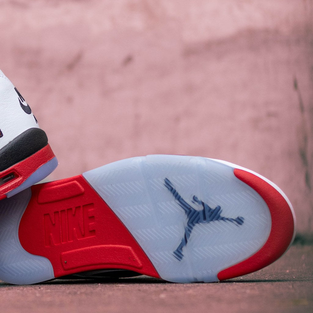 AIR JORDAN 5 FIRE RED BLACK TONGUE