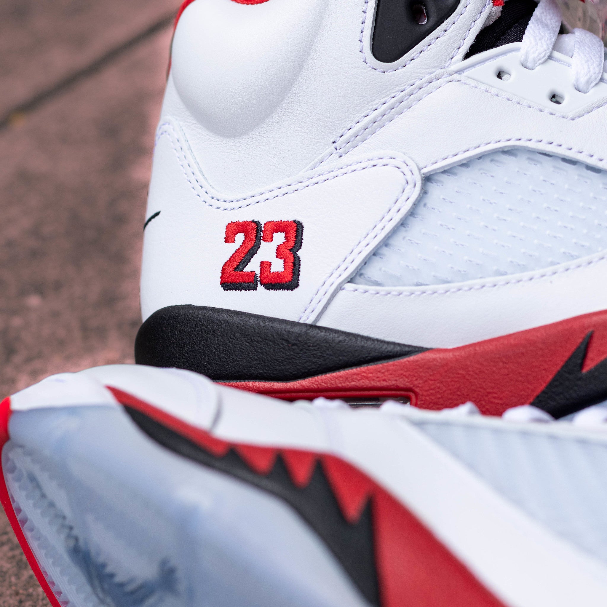 AIR JORDAN 5 FIRE RED BLACK TONGUE