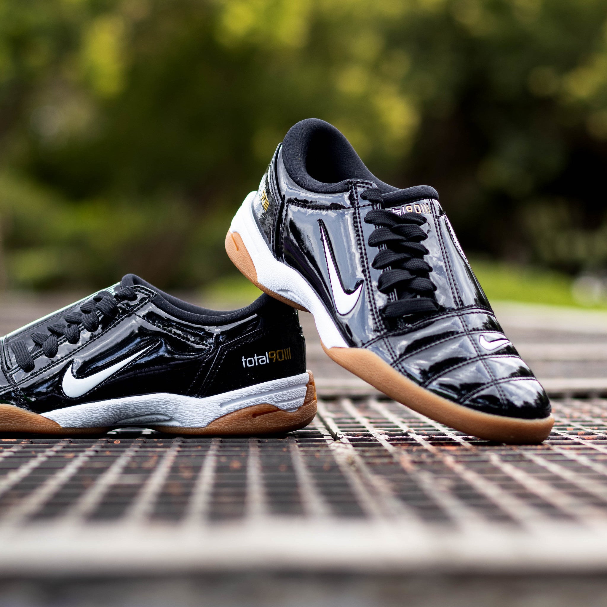 NIKE TOTAL 90 3 PATENT BLACK GUM W