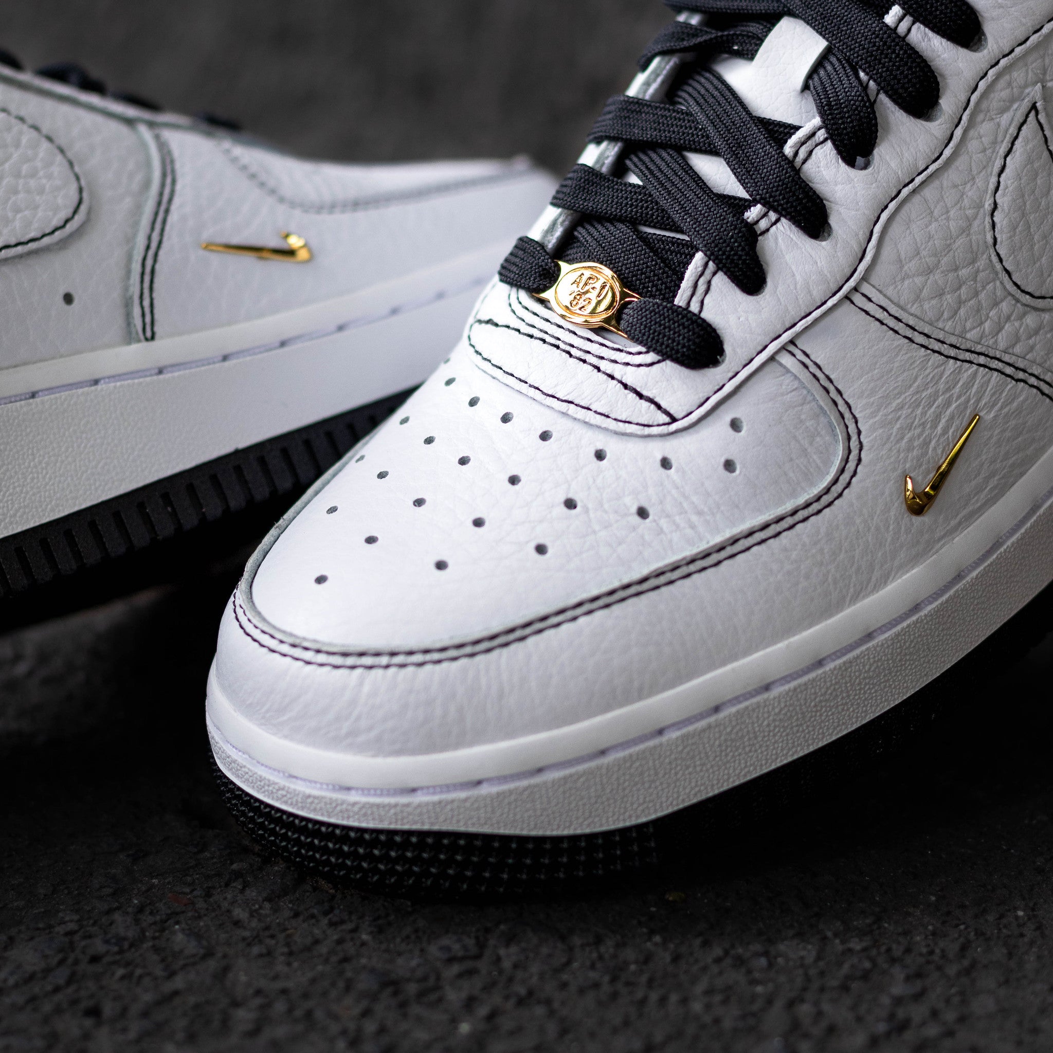 NIKE AIR FORCE ONE LOW MINI JEWEL BLACK WHITE W
