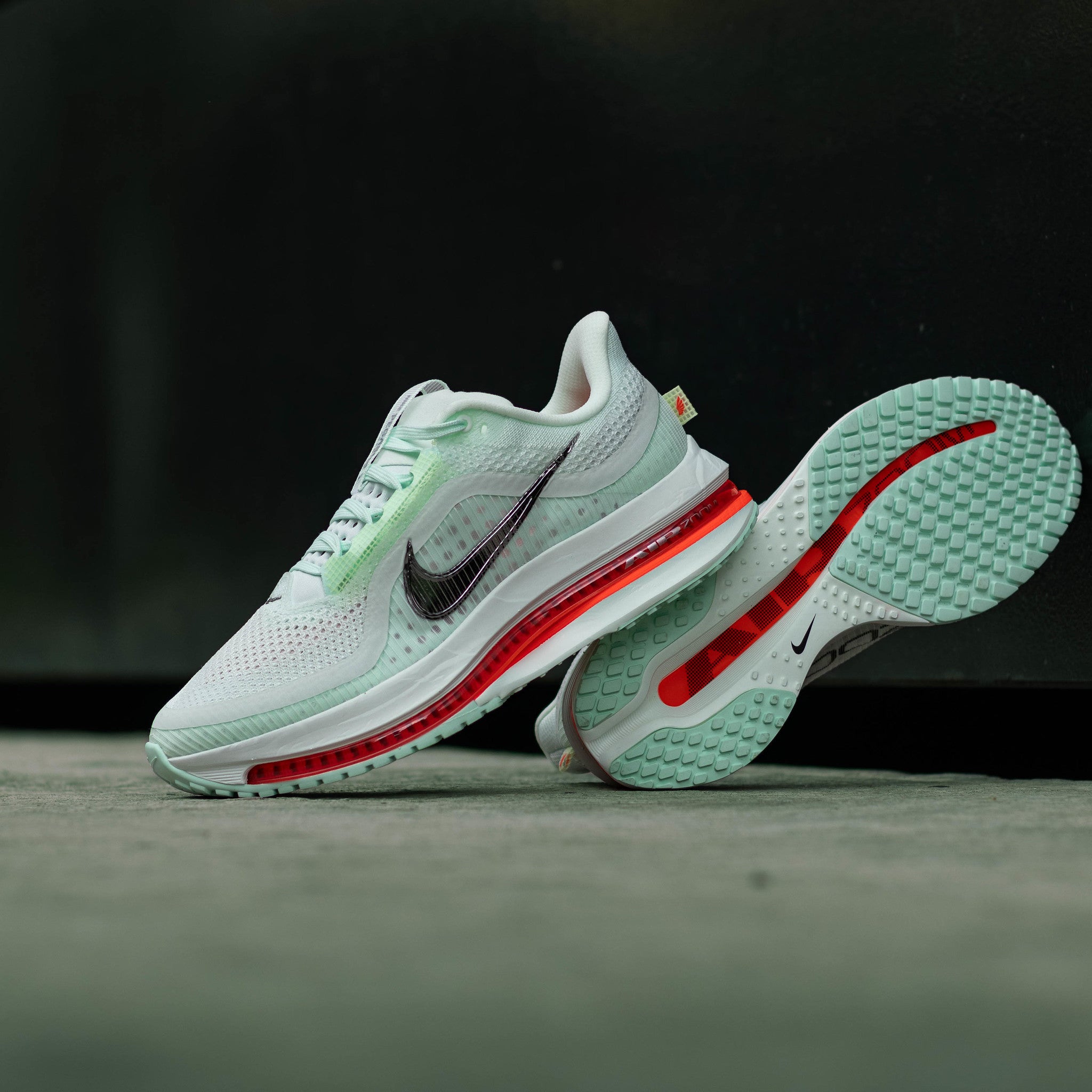 NIKE AIR ZOOM PEGASUS PREMIUM BARELY GREEN