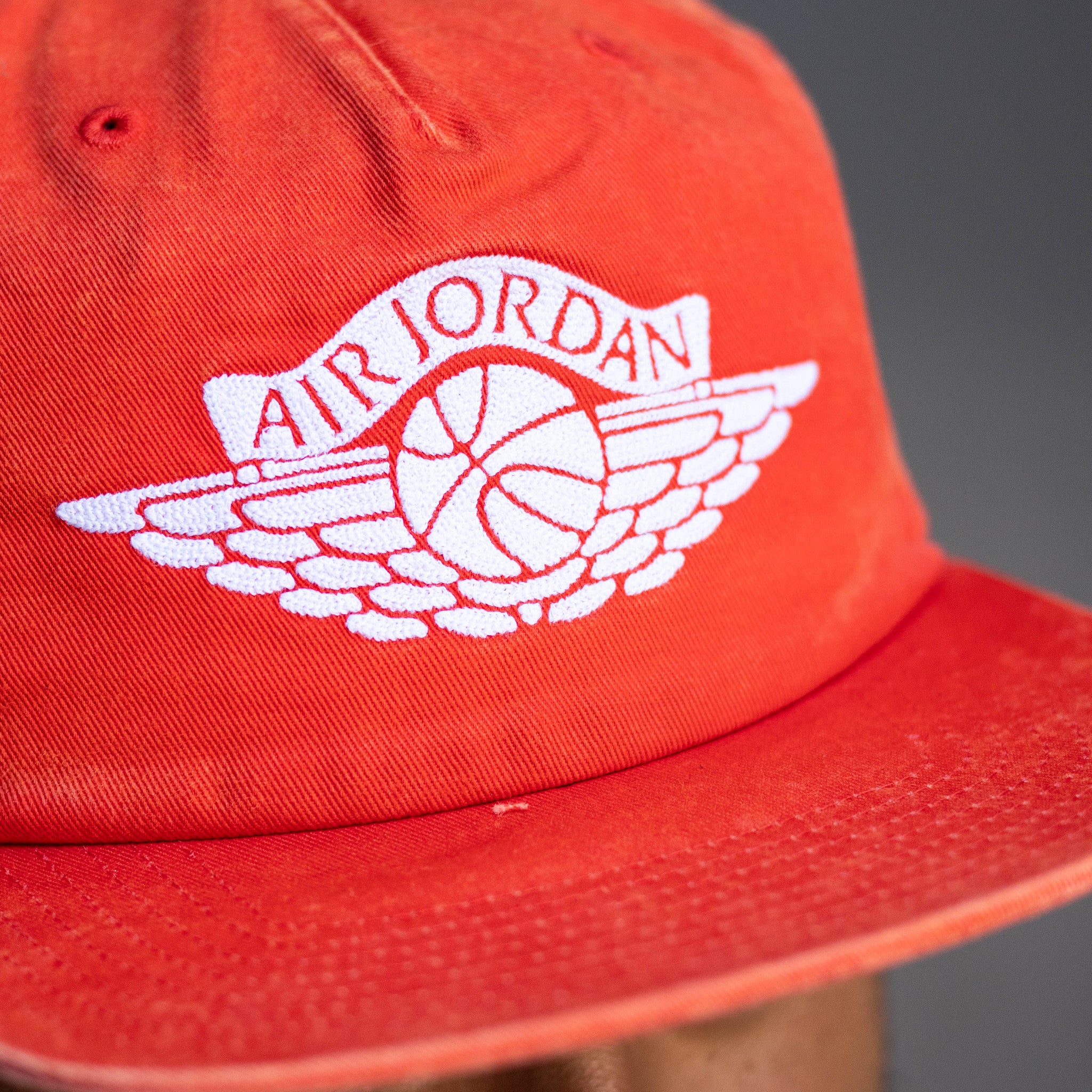 JORDAN PRO RARE AIR CAP CHILE RED