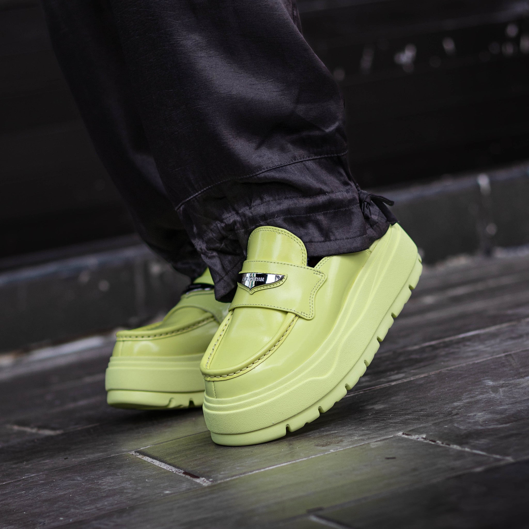 JORDAN MULE LUMINOUS GREEN W