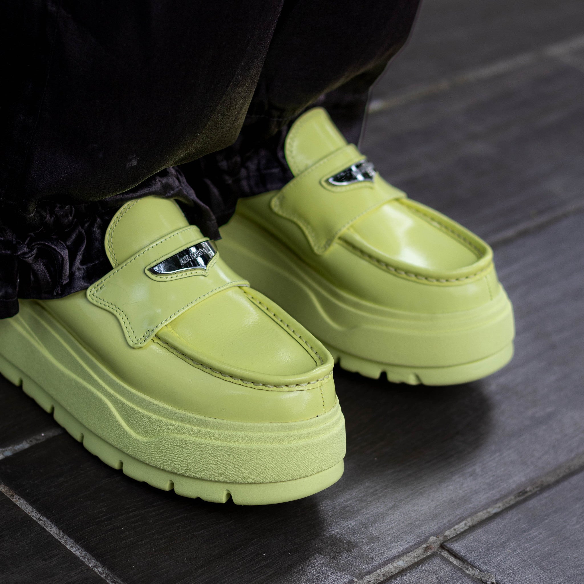 JORDAN MULE LUMINOUS GREEN W