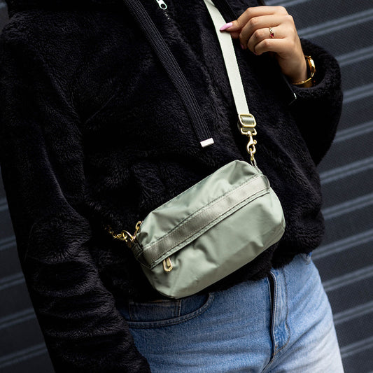 NIKE FUTURA LUXE CROSSBODY JADE