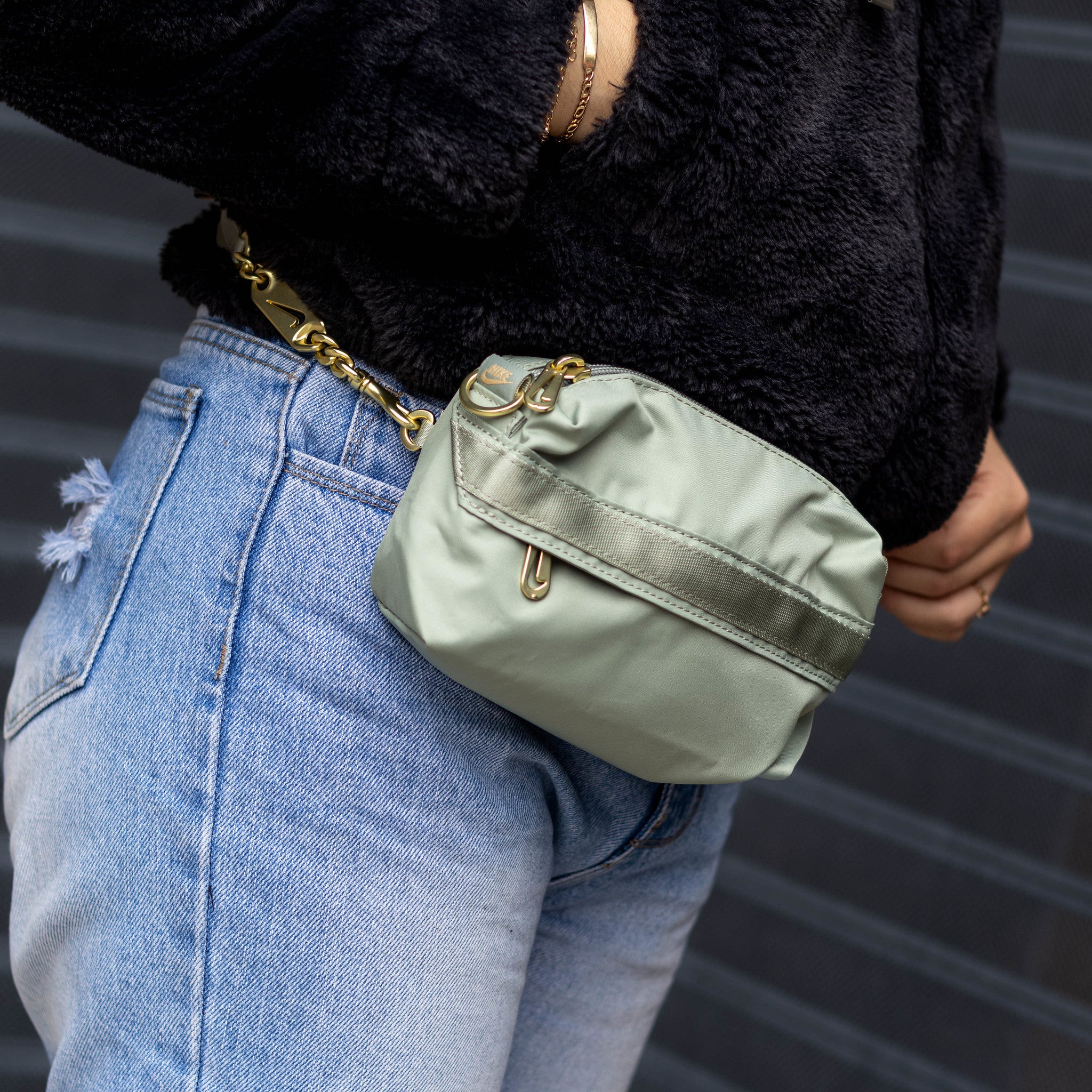 NIKE FUTURA LUXE CROSSBODY JADE